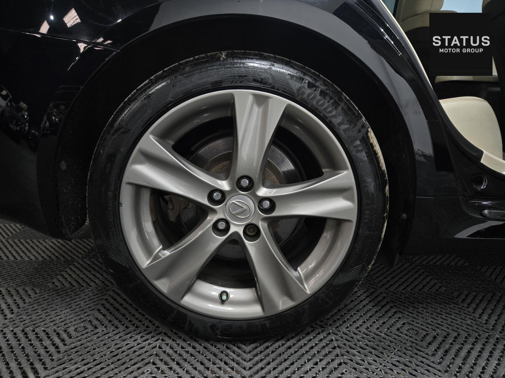 Lexus IS 2.5 250 V6 Advance Saloon 4dr Petrol Auto Euro 5 (208 ps)