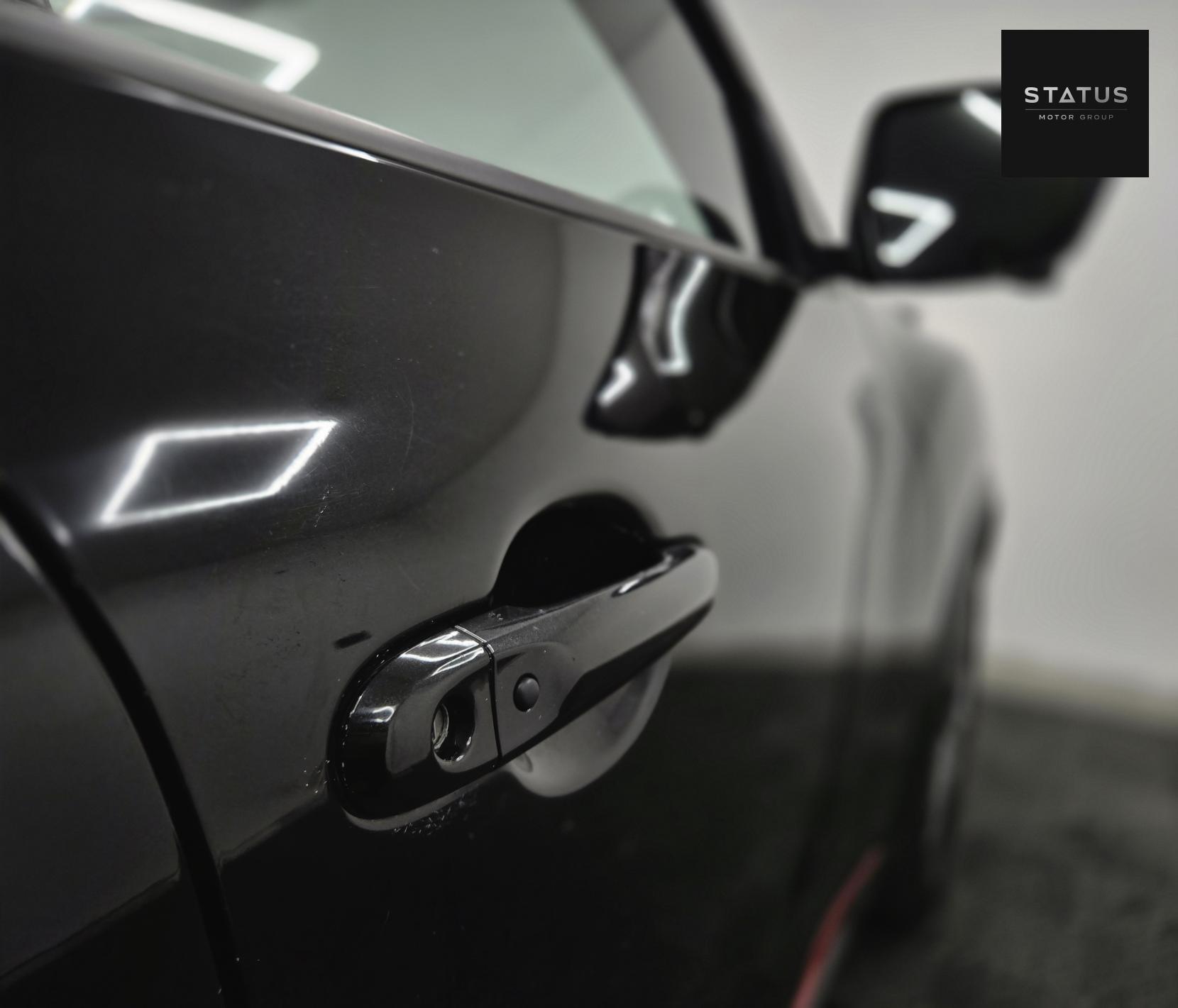 Nissan Juke 1.6 DIG-T Tekna SUV 5dr Petrol XTRON 4WD Euro 6 (190 ps)