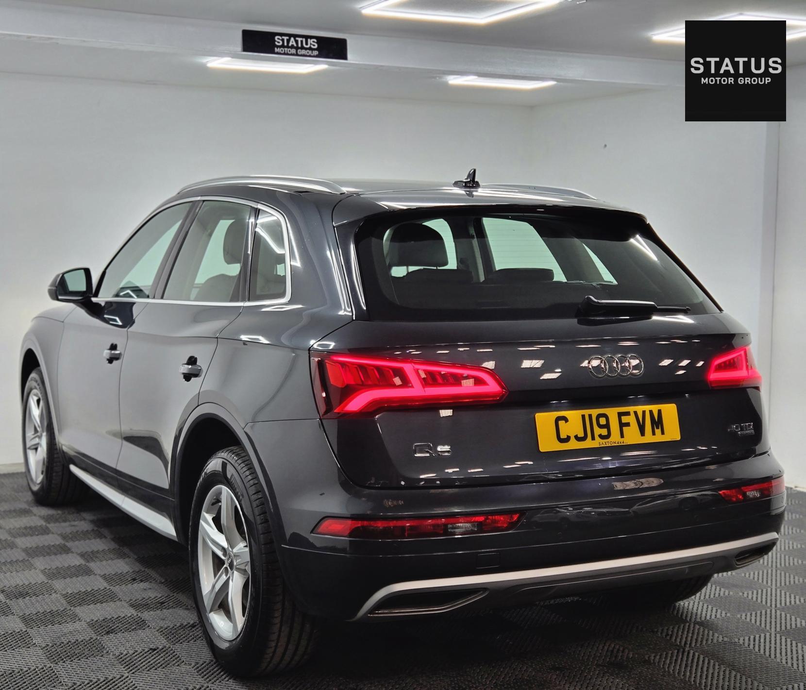 Audi Q5 2.0 TDI 40 Sport SUV 5dr Diesel S Tronic quattro Euro 6 (s/s) (190 ps)