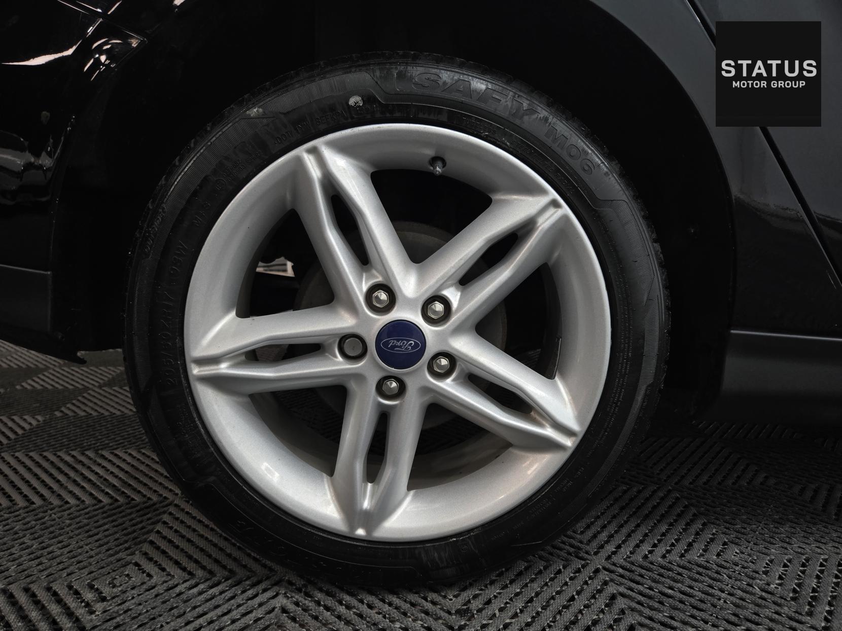 Ford Focus 1.0T EcoBoost Zetec Edition Hatchback 5dr Petrol Manual Euro 6 (s/s) (125 ps)