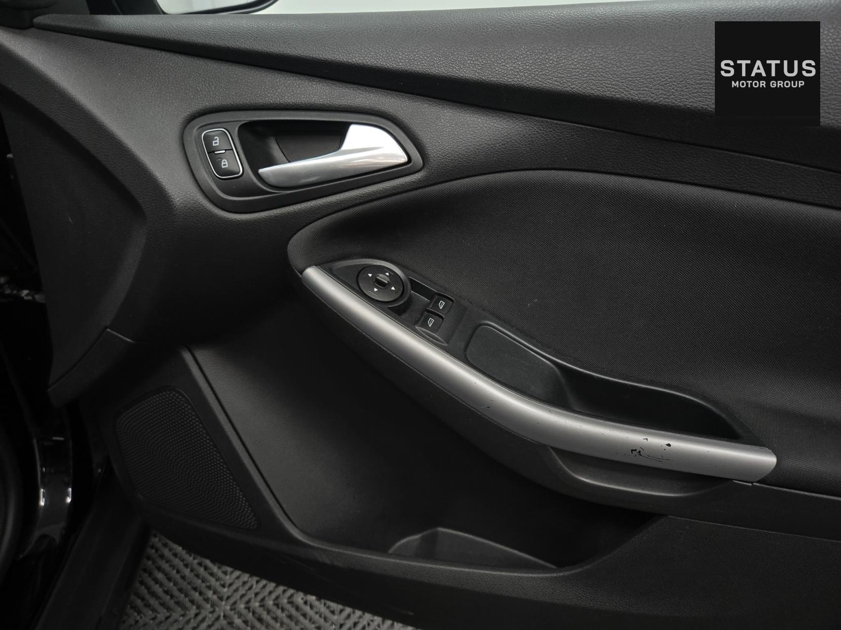 Ford Focus 1.0T EcoBoost Zetec Edition Hatchback 5dr Petrol Manual Euro 6 (s/s) (125 ps)