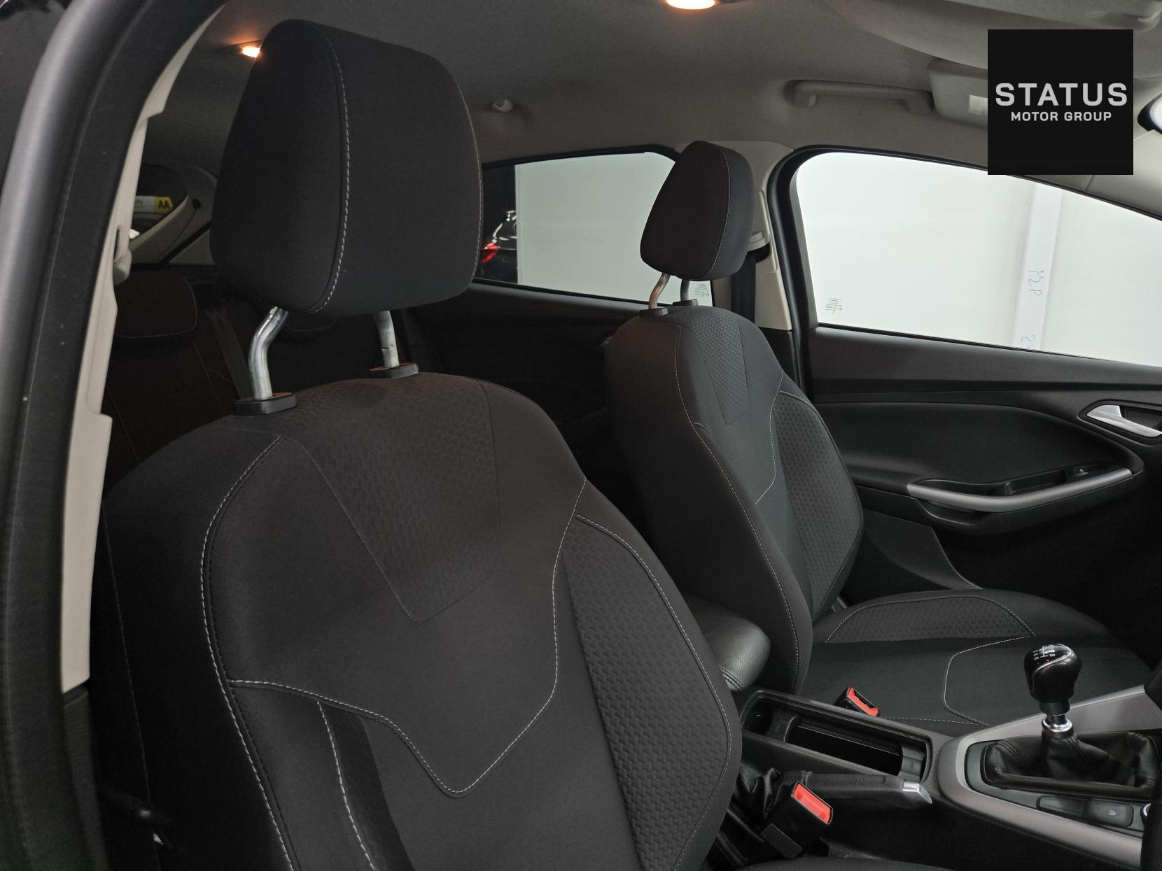 Ford Focus 1.0T EcoBoost Zetec Edition Hatchback 5dr Petrol Manual Euro 6 (s/s) (125 ps)