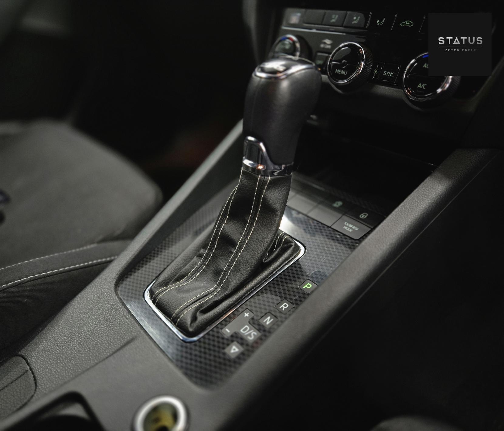 Skoda Octavia 2.0 TDI vRS Estate 5dr Diesel DSG 7Spd Euro 6 (s/s) (184 ps)