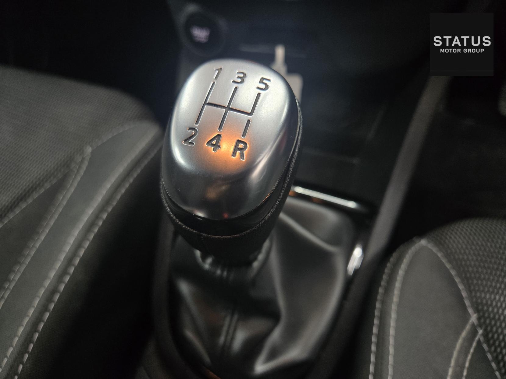 Renault Clio 0.9 TCe Dynamique Nav Hatchback 5dr Petrol Manual Euro 6 (s/s) (90 ps)