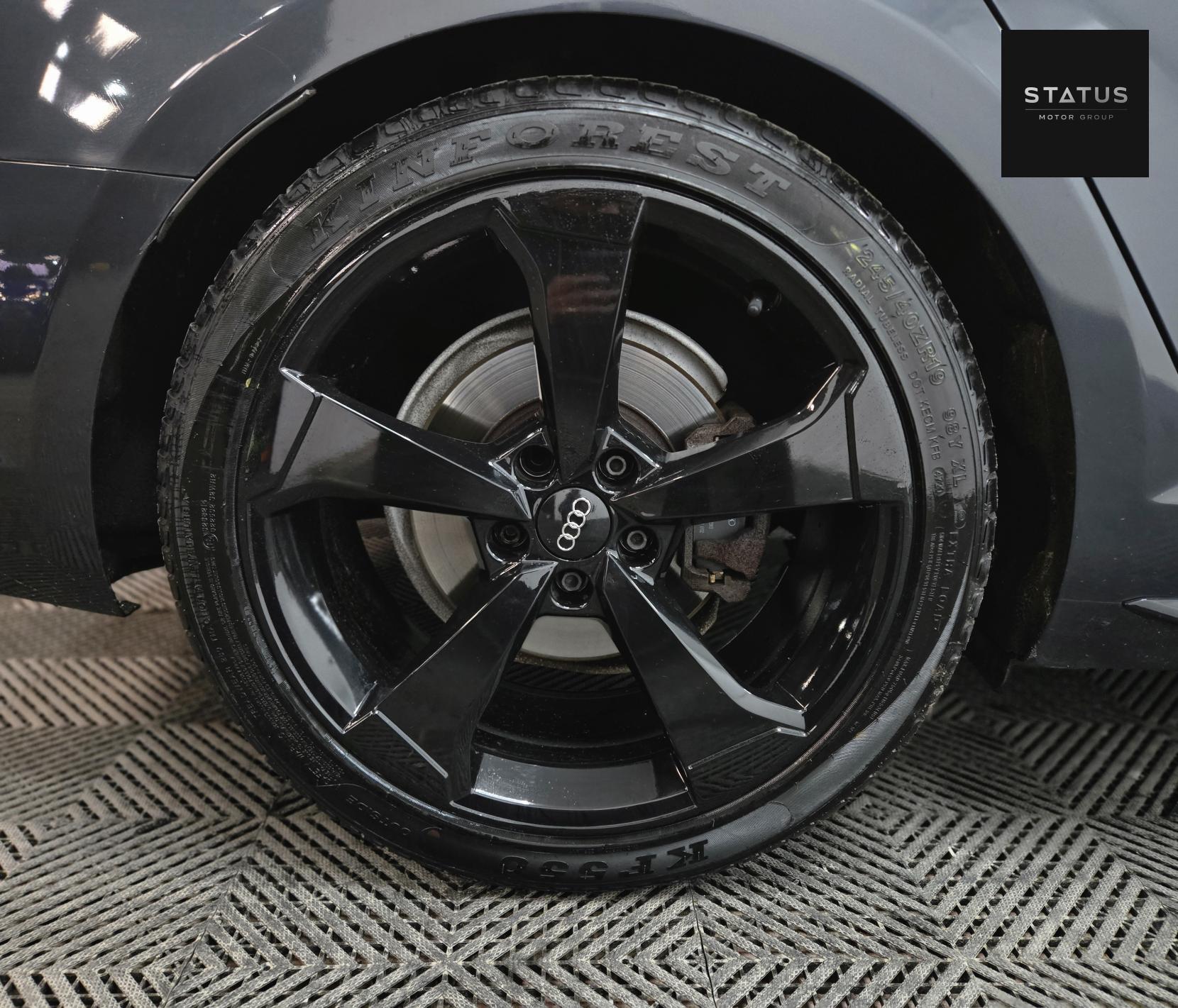 Audi A4 2.0 TDI Black Edition Saloon 4dr Diesel S Tronic quattro Euro 6 (s/s) (190 ps)