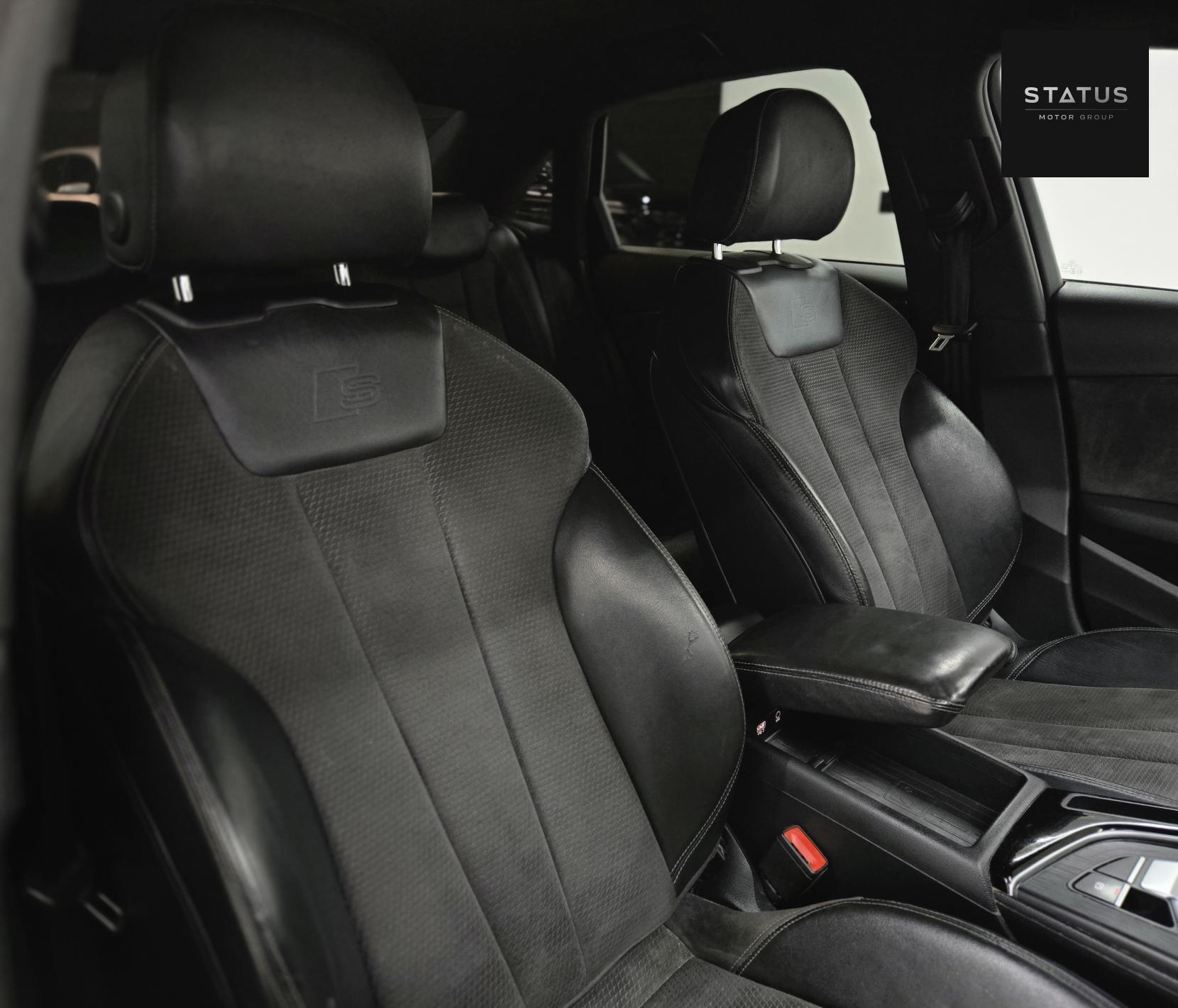 Audi A4 2.0 TDI Black Edition Saloon 4dr Diesel S Tronic quattro Euro 6 (s/s) (190 ps)