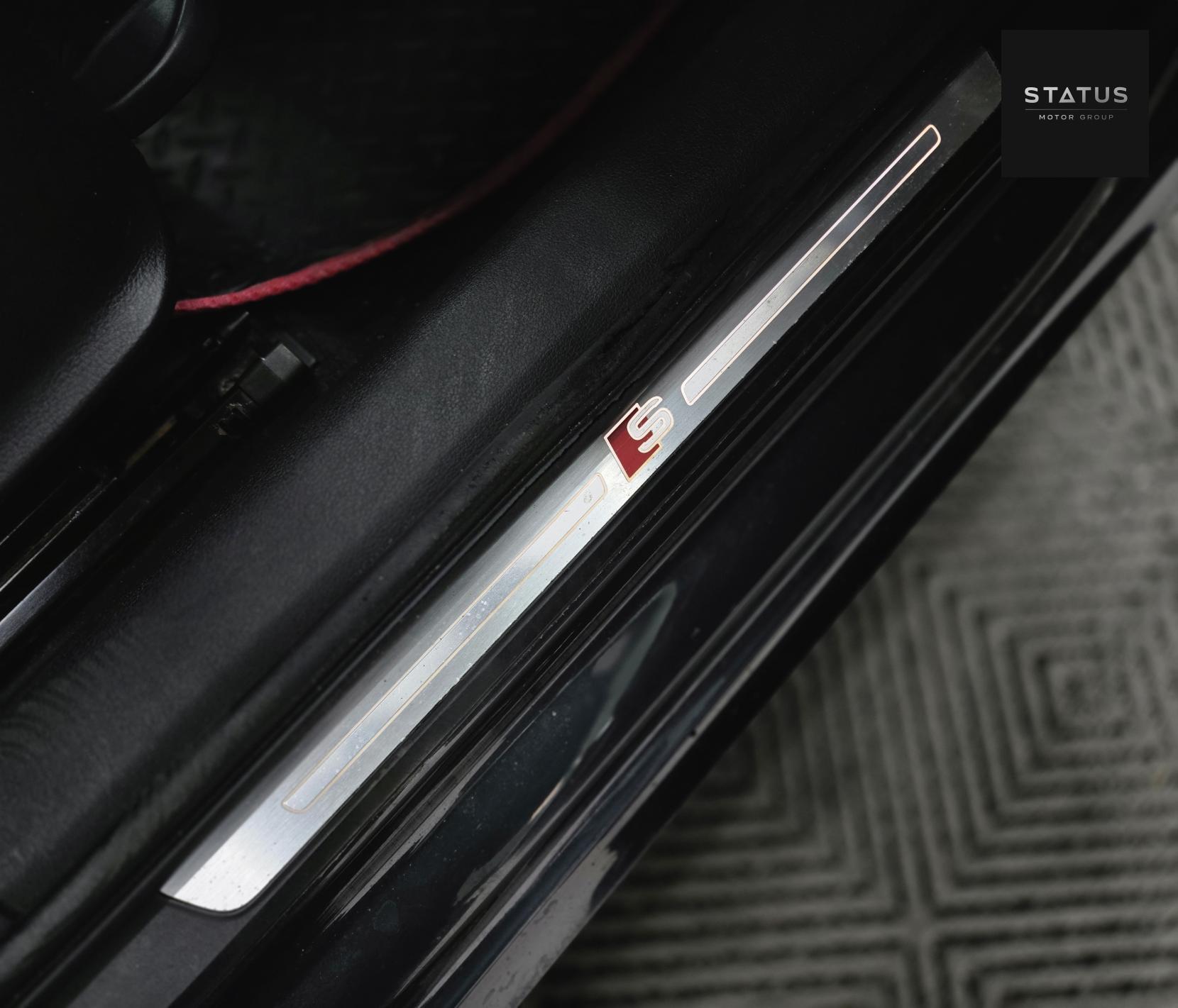 Audi A4 2.0 TDI Black Edition Saloon 4dr Diesel S Tronic quattro Euro 6 (s/s) (190 ps)