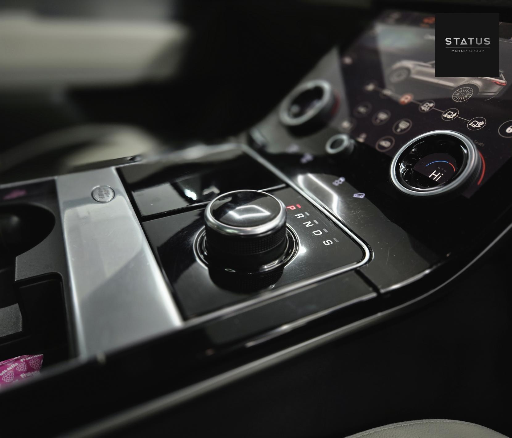 Land Rover Range Rover Velar 2.0 D240 R-Dynamic SE SUV 5dr Diesel Auto 4WD Euro 6 (s/s) (240 ps)