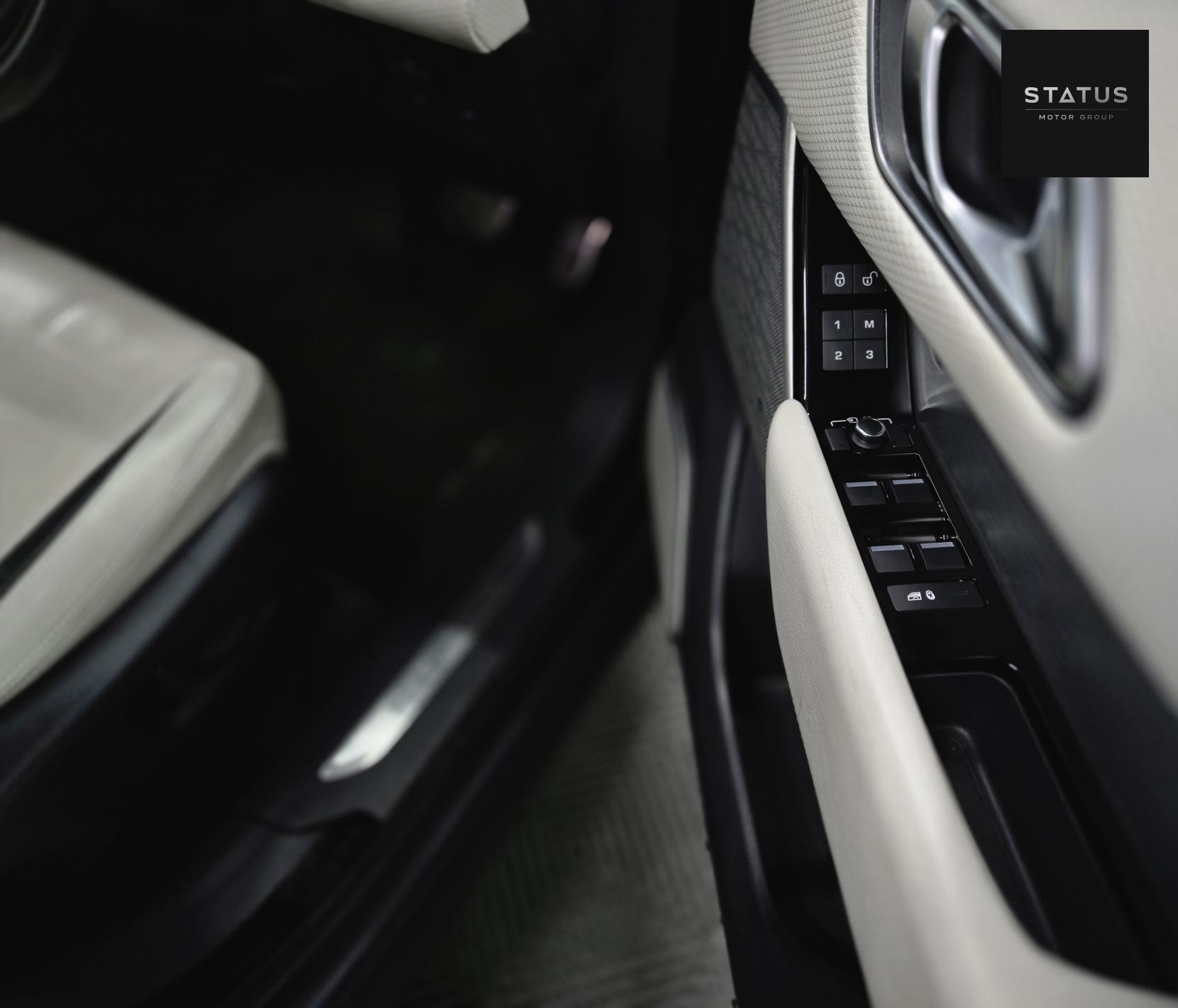 Land Rover Range Rover Velar 2.0 D240 R-Dynamic SE SUV 5dr Diesel Auto 4WD Euro 6 (s/s) (240 ps)