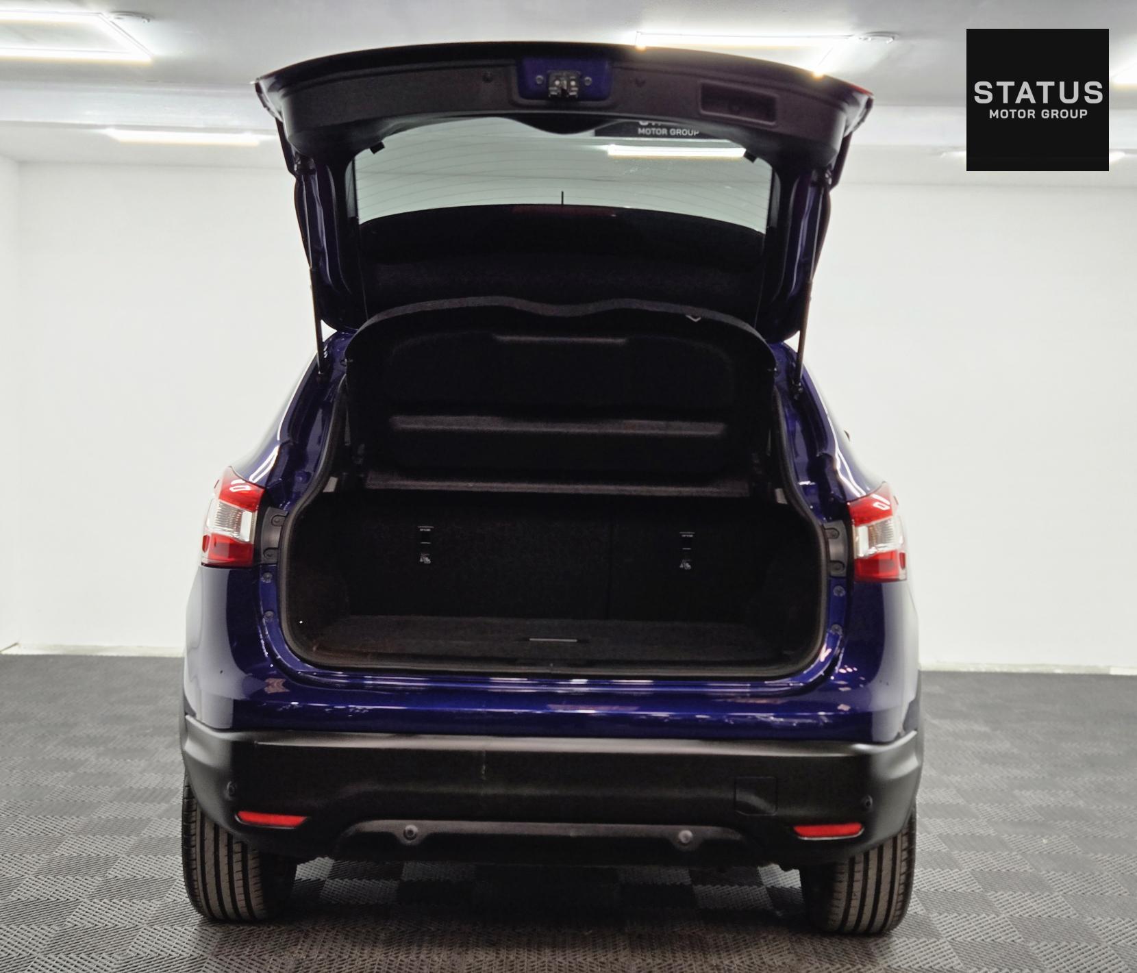 Nissan Qashqai 1.6 dCi Tekna SUV 5dr Diesel XTRON 2WD Euro 6 (s/s) (130 ps)