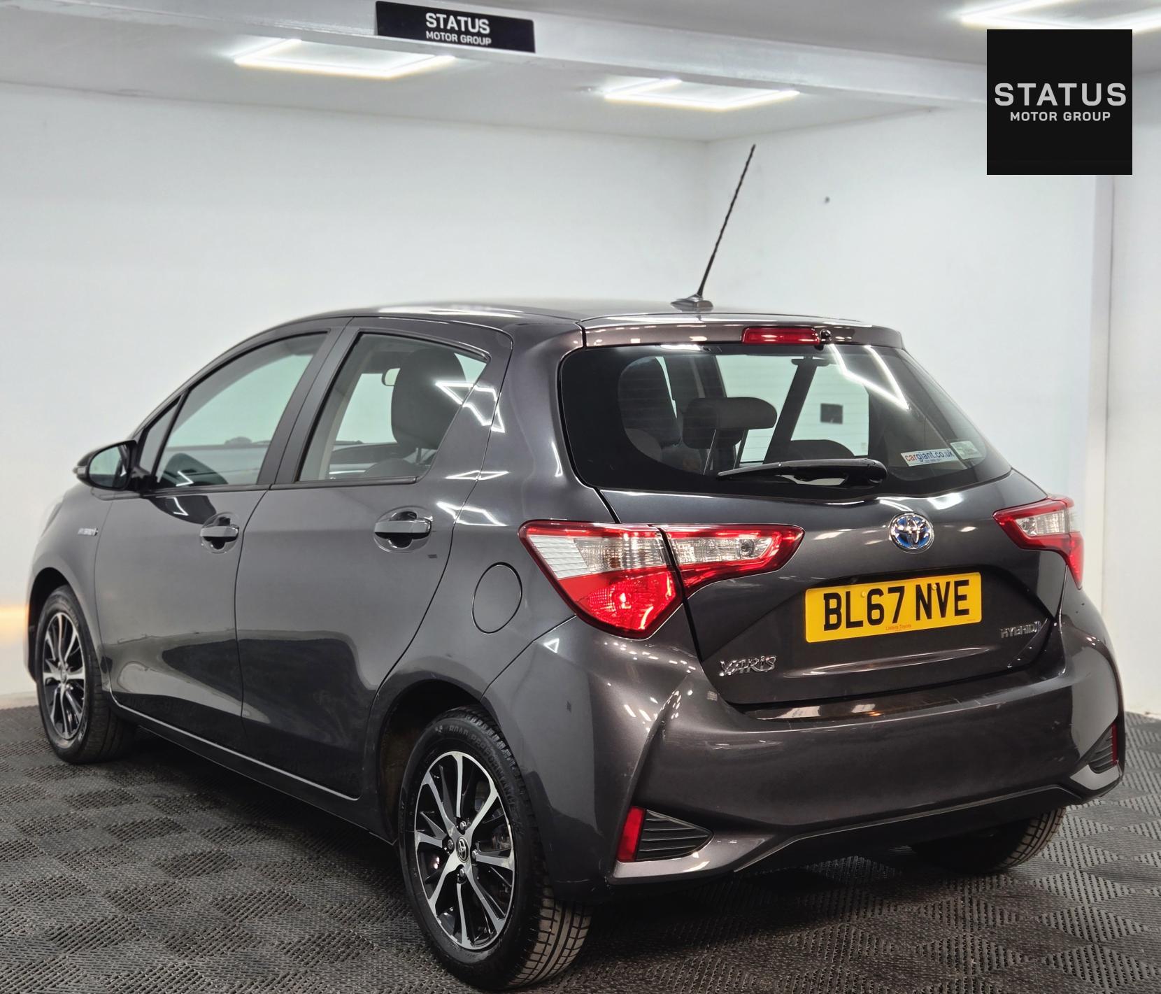 Toyota Yaris 1.5 VVT-h Icon Tech Hatchback 5dr Petrol Hybrid E-CVT Euro 6 (s/s) (100 ps)