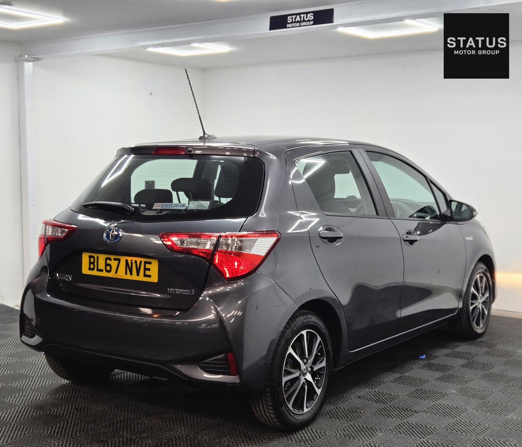 Toyota Yaris 1.5 VVT-h Icon Tech Hatchback 5dr Petrol Hybrid E-CVT Euro 6 (s/s) (100 ps)