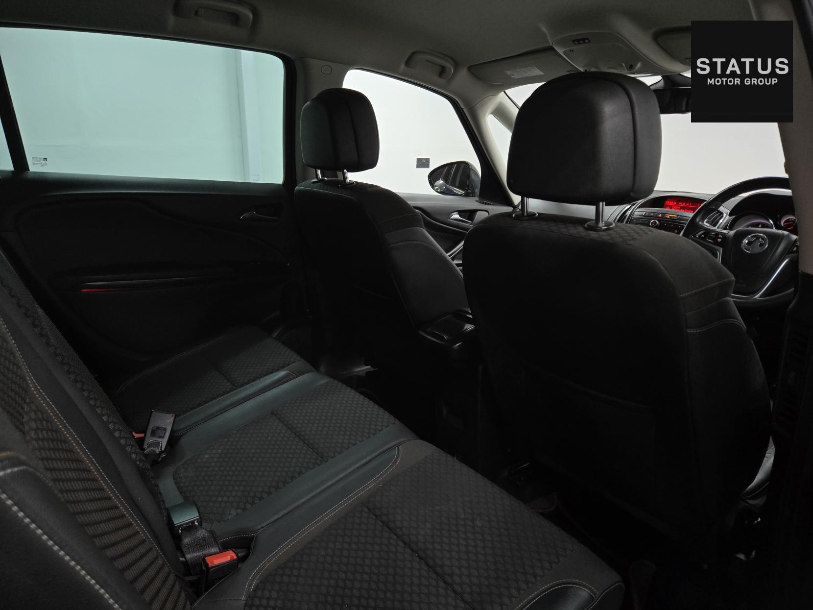 Vauxhall Zafira Tourer 2.0 CDTi SE MPV 5dr Diesel Auto Euro 6 (170 ps)