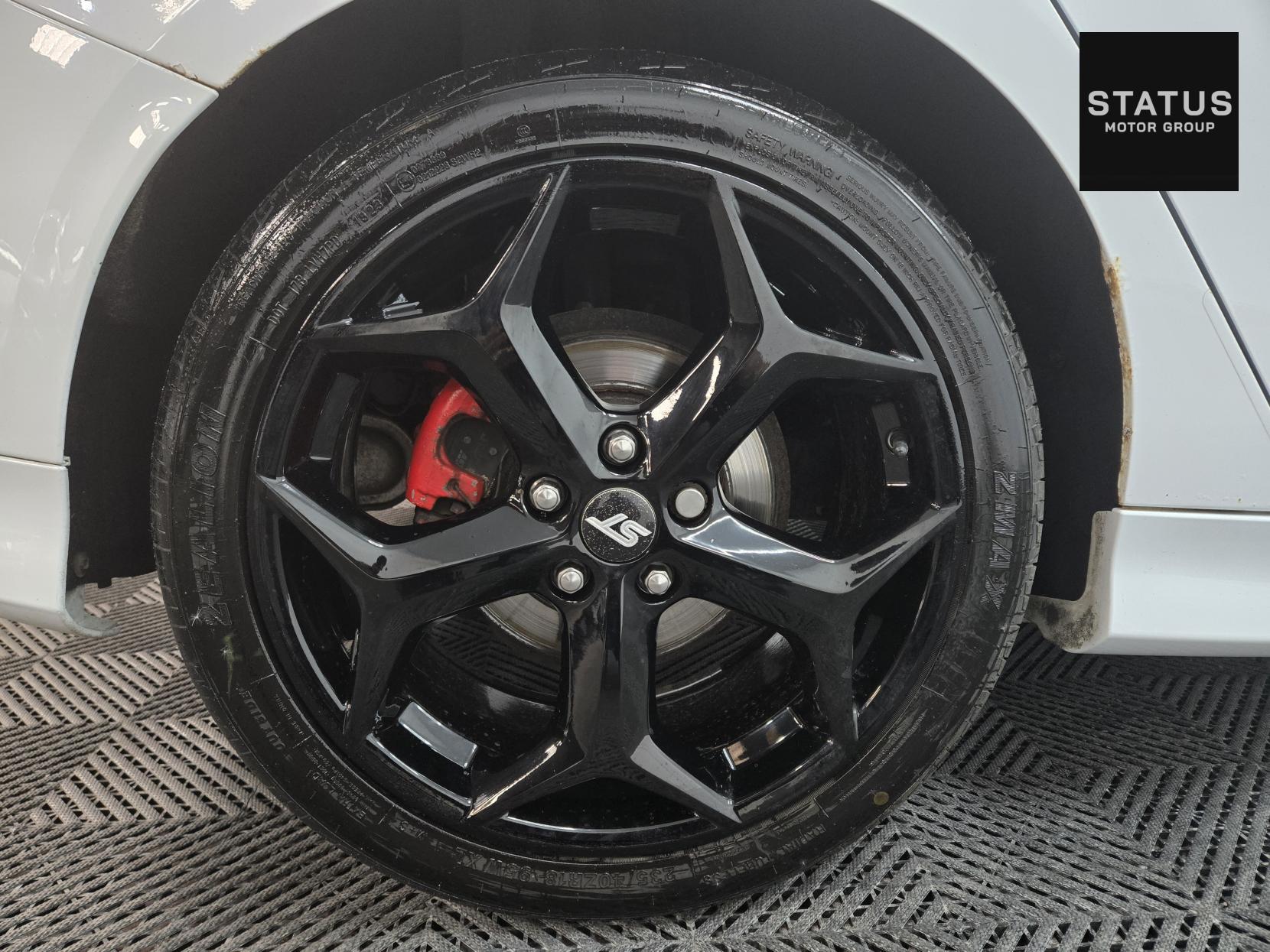 Ford Focus 2.0T EcoBoost ST-2 Hatchback 5dr Petrol Manual Euro 5 (s/s) (250 ps)