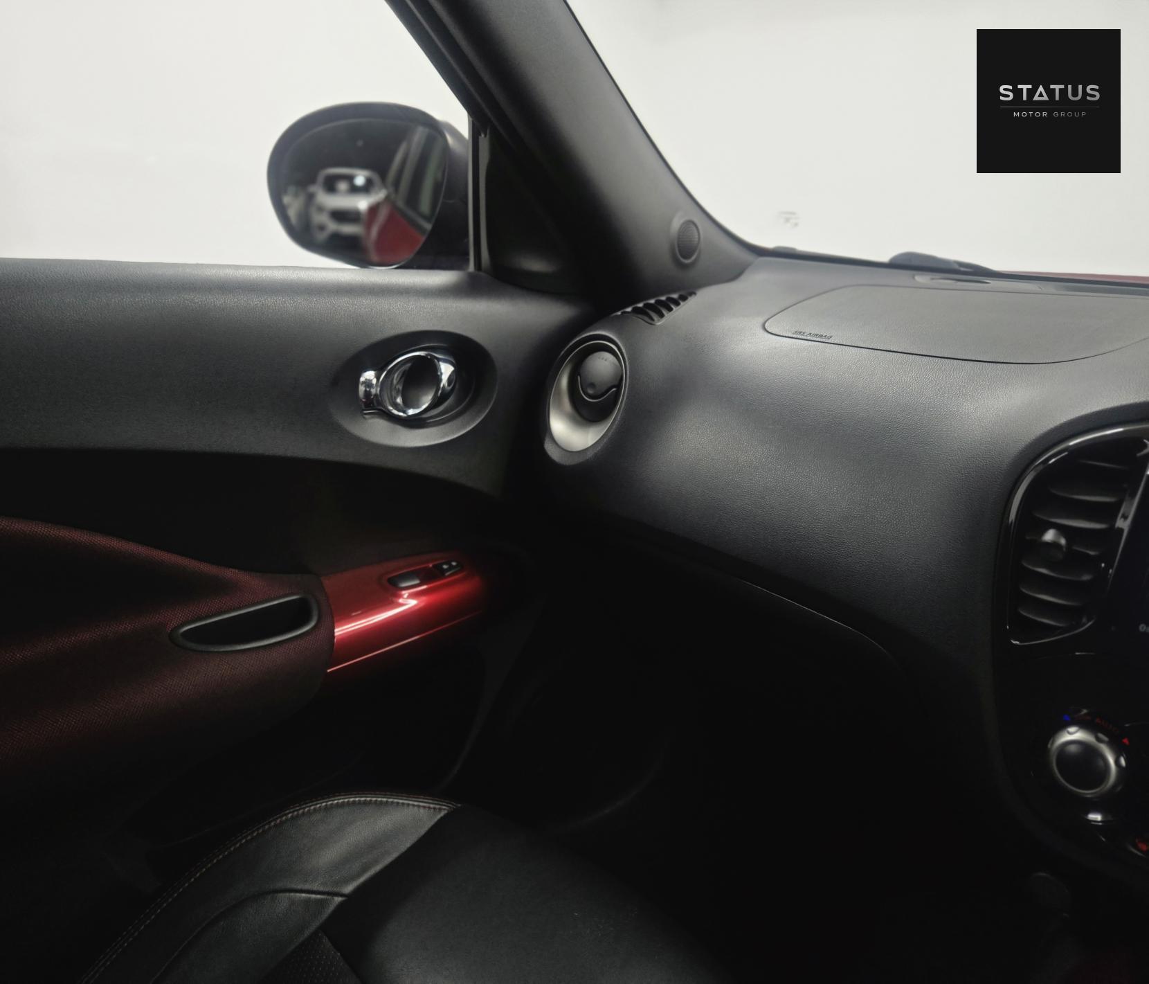 Nissan Juke 1.6 Tekna SUV 5dr Petrol CVT Euro 5 (117 ps)