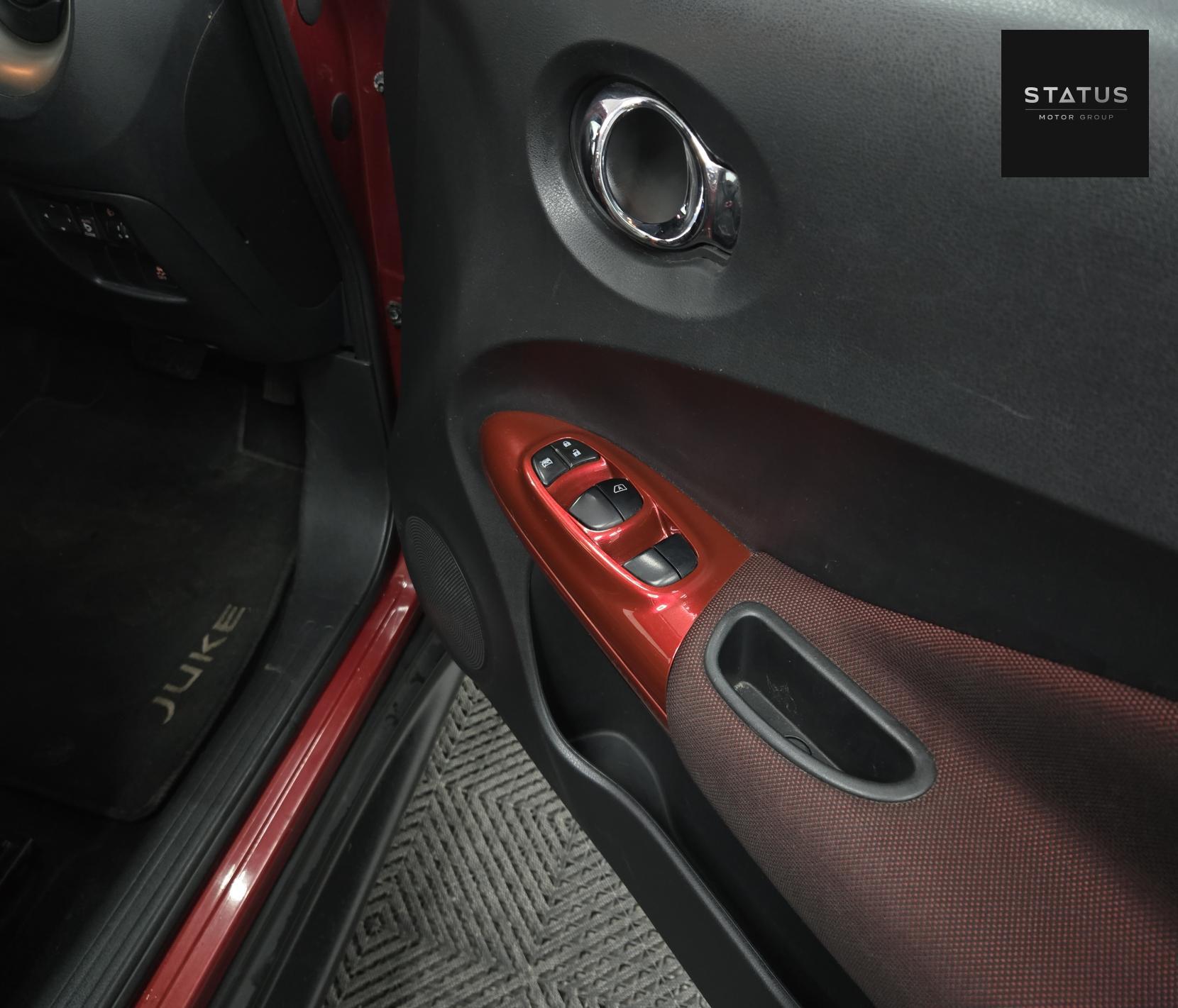 Nissan Juke 1.6 Tekna SUV 5dr Petrol CVT Euro 5 (117 ps)