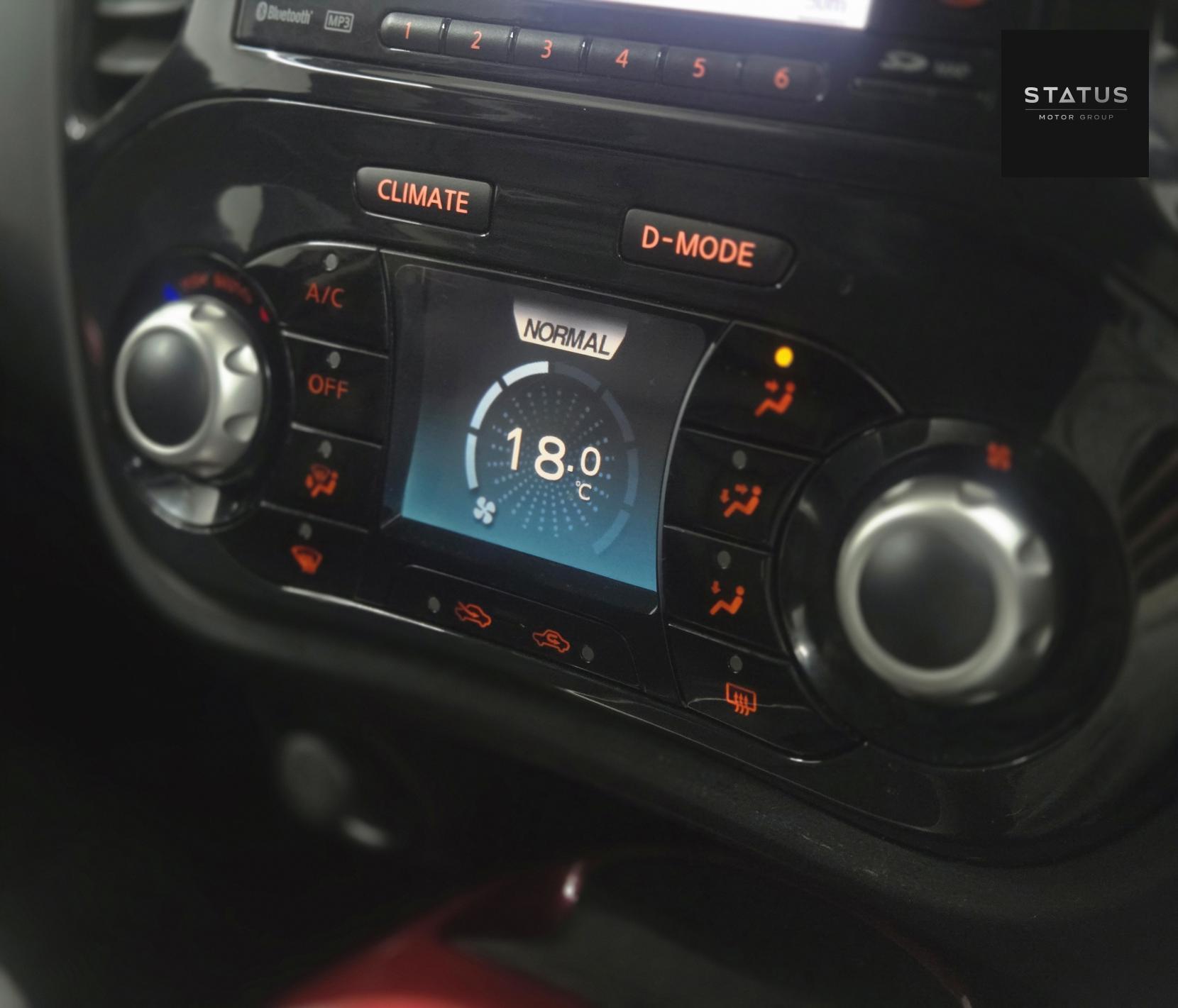 Nissan Juke 1.6 Tekna SUV 5dr Petrol CVT Euro 5 (117 ps)