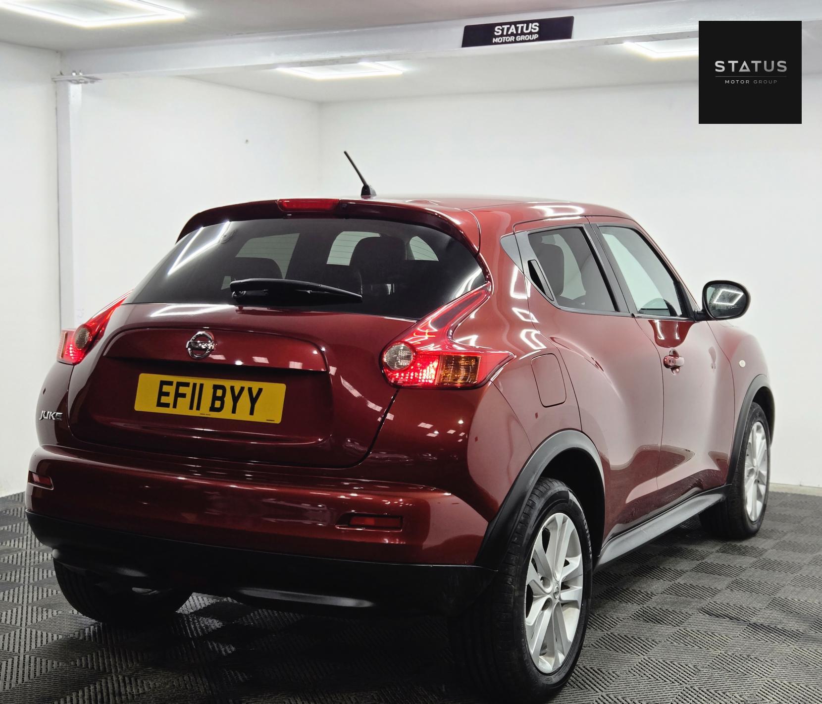 Nissan Juke 1.6 Tekna SUV 5dr Petrol CVT Euro 5 (117 ps)