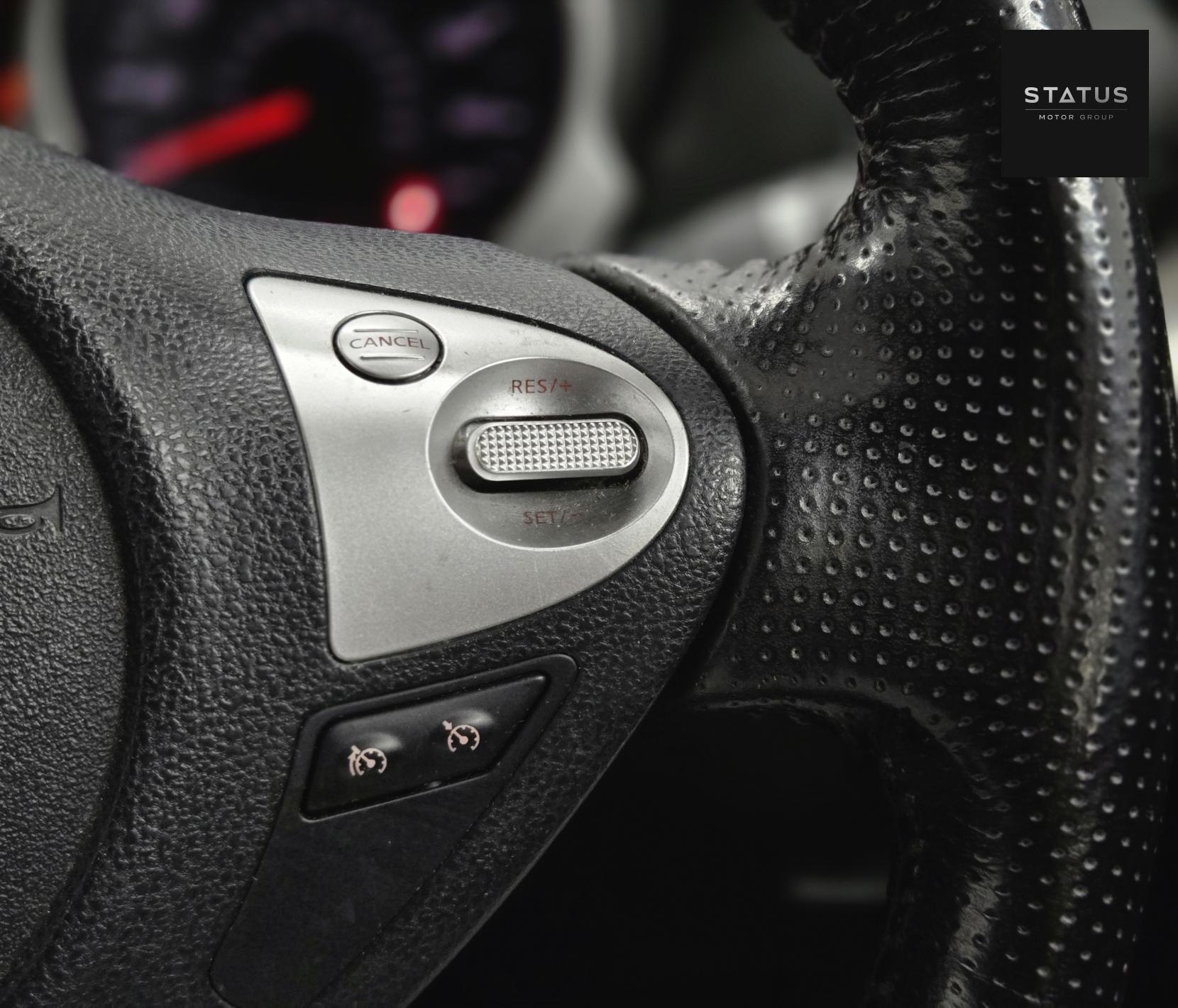 Nissan Juke 1.6 Tekna SUV 5dr Petrol CVT Euro 5 (117 ps)