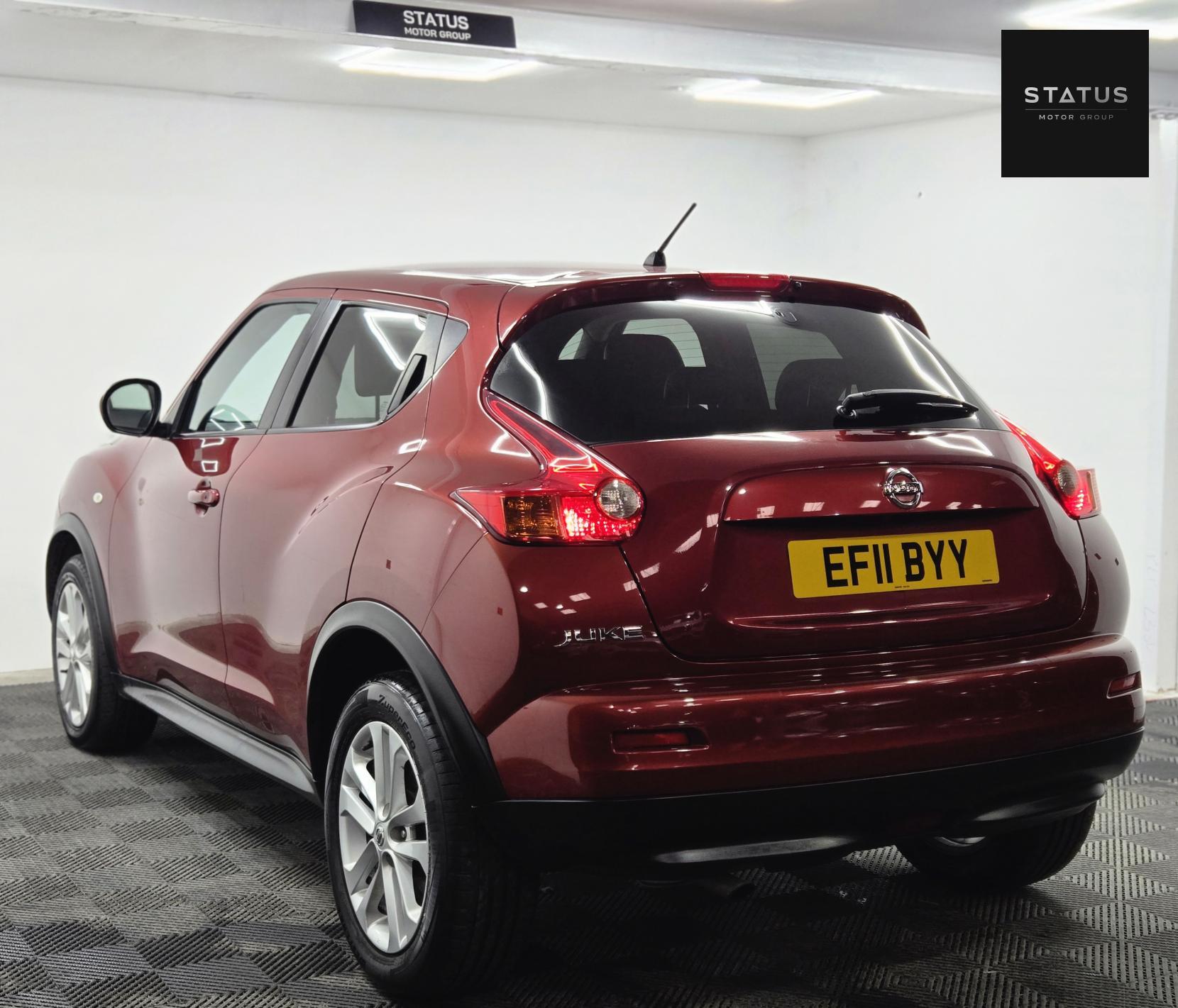 Nissan Juke 1.6 Tekna SUV 5dr Petrol CVT Euro 5 (117 ps)