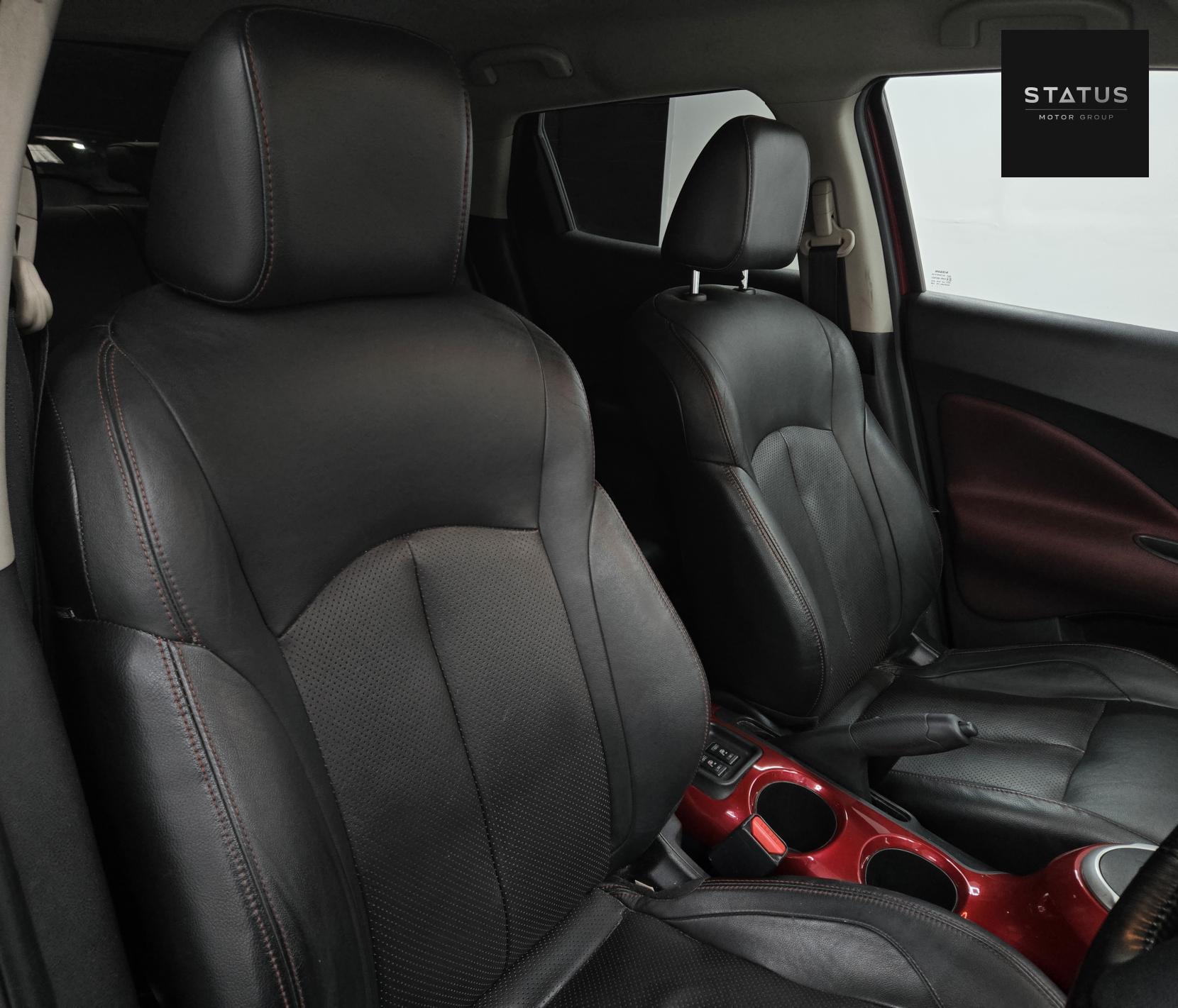 Nissan Juke 1.6 Tekna SUV 5dr Petrol CVT Euro 5 (117 ps)