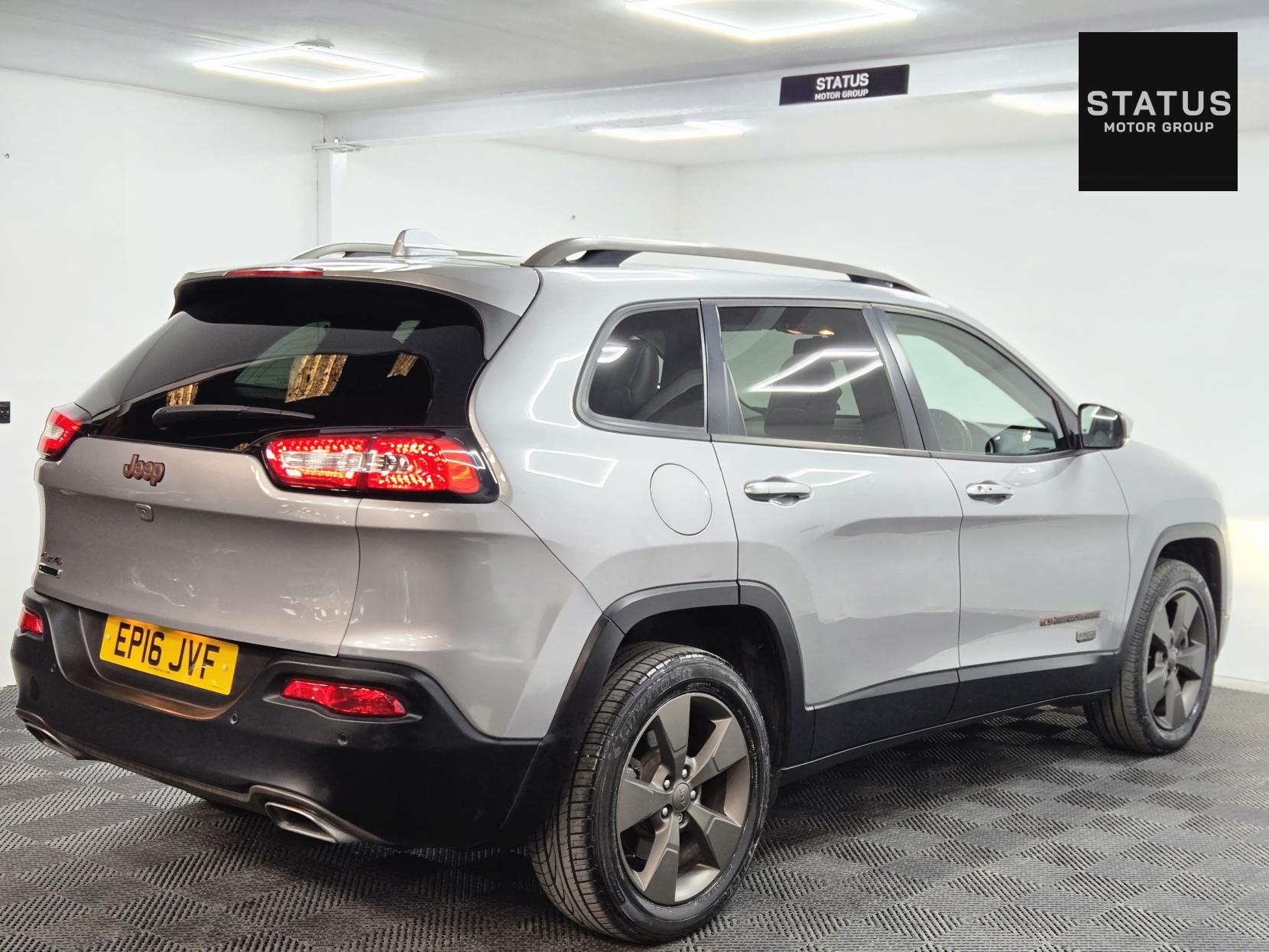 Jeep Cherokee 2.2 MultiJetII 75th Anniversary SUV 5dr Diesel Auto 4WD Euro 6 (s/s) (200 ps)