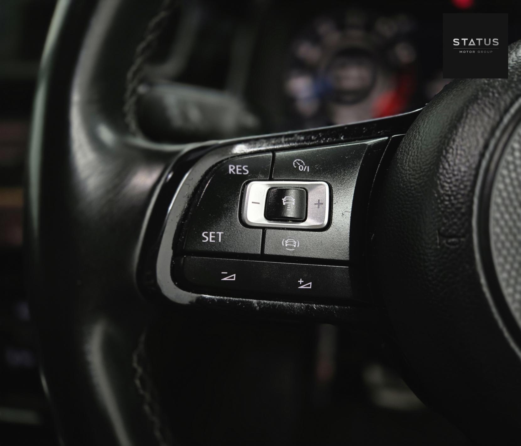 Volkswagen Golf 2.0 TSI R Hatchback 5dr Petrol DSG 4Motion Euro 6 (s/s) (300 ps)