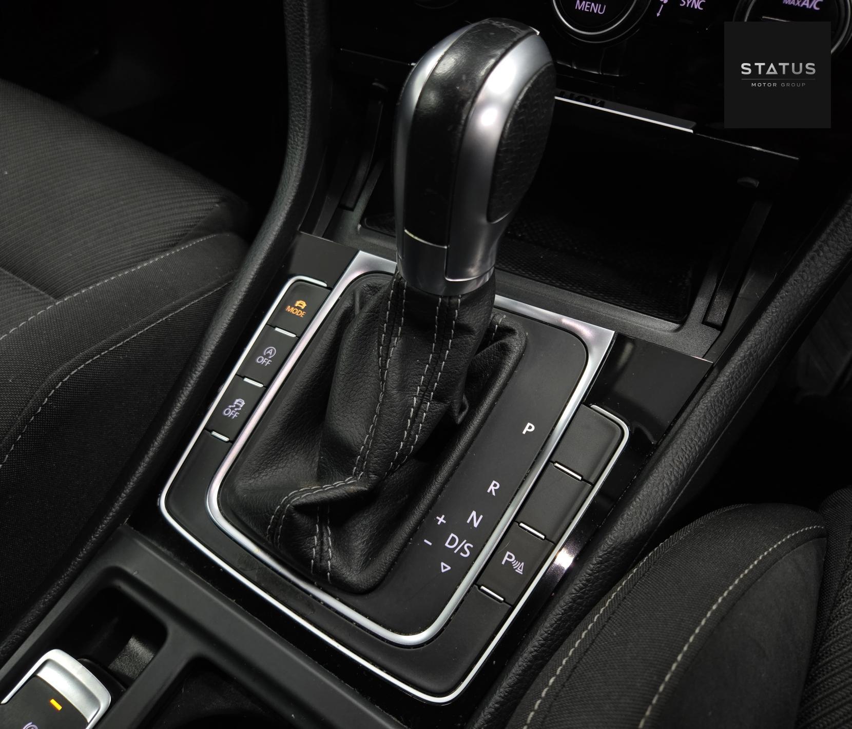 Volkswagen Golf 2.0 TSI R Hatchback 5dr Petrol DSG 4Motion Euro 6 (s/s) (300 ps)