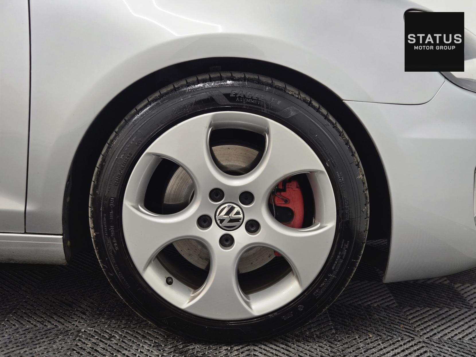 Volkswagen Golf 2.0 TSI GTI (Leather) Hatchback 5dr Petrol DSG Euro 5 (210 ps)