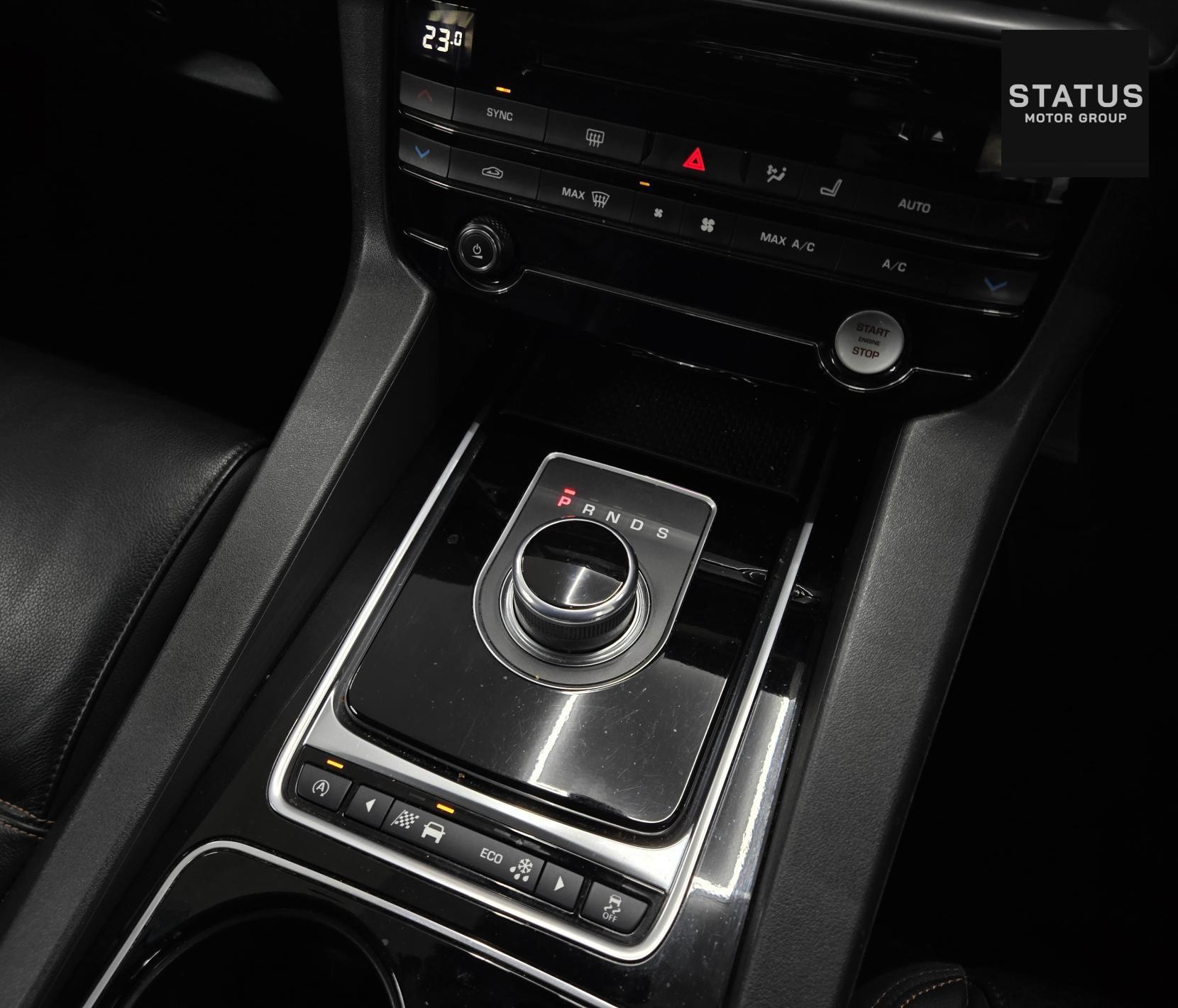 Jaguar F-PACE 2.0 D180 Prestige SUV 5dr Diesel Auto AWD Euro 6 (s/s) (180 ps)