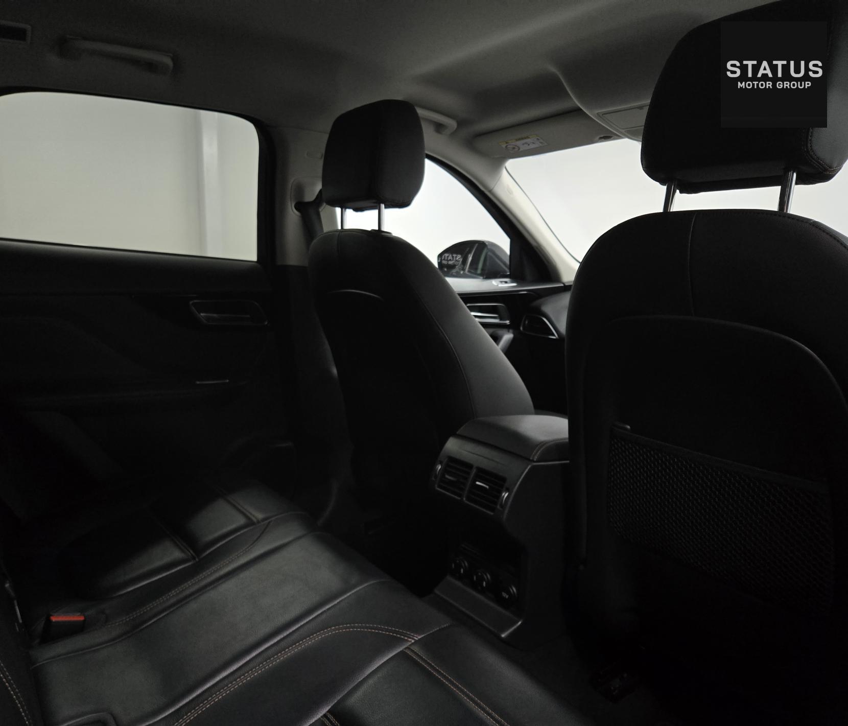 Jaguar F-PACE 2.0 D180 Prestige SUV 5dr Diesel Auto AWD Euro 6 (s/s) (180 ps)