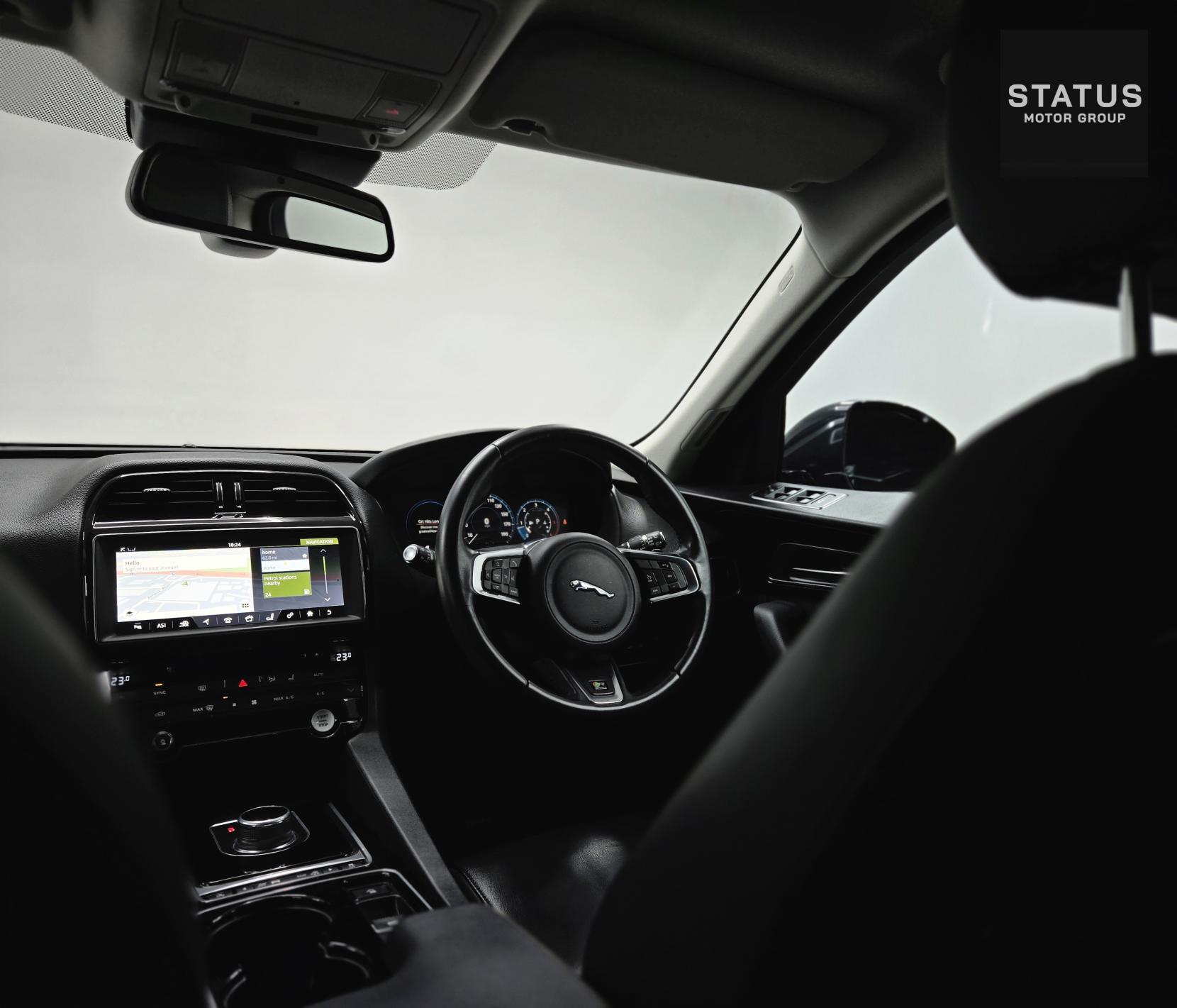 Jaguar F-PACE 2.0 D180 Prestige SUV 5dr Diesel Auto AWD Euro 6 (s/s) (180 ps)