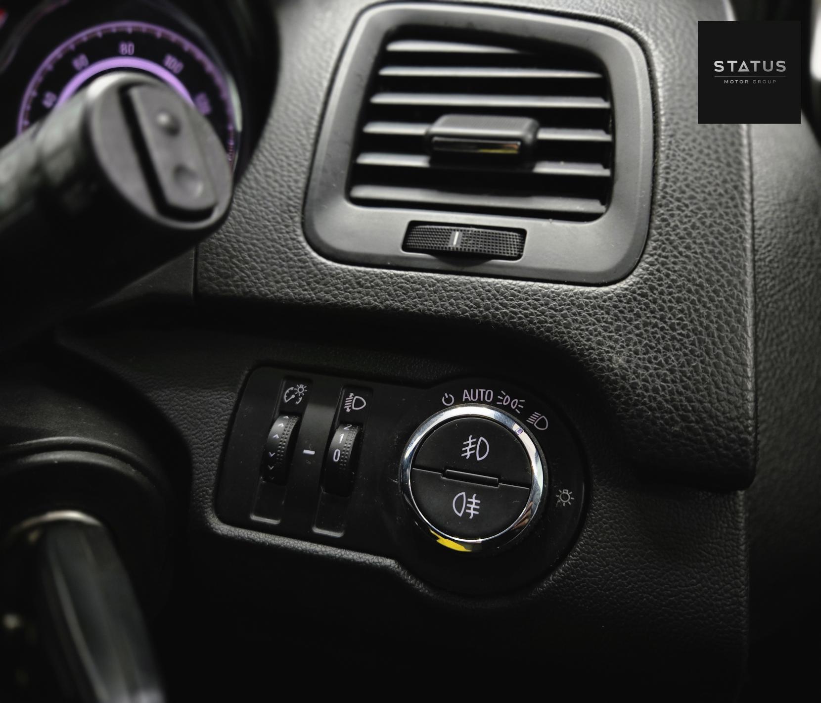 Vauxhall Insignia 1.6 CDTi SRi VX Line Hatchback 5dr Diesel Auto Euro 6 (136 ps)