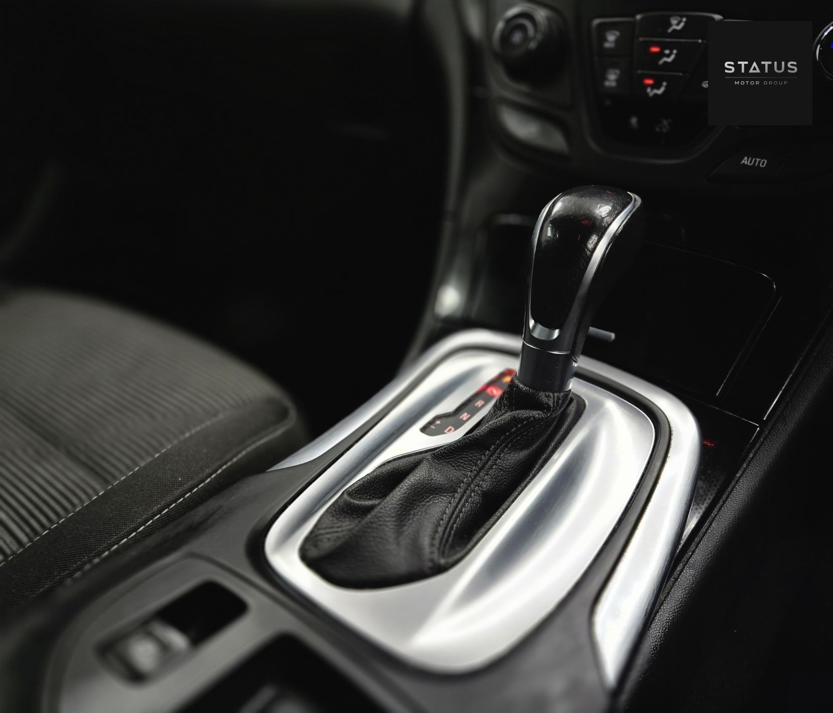 Vauxhall Insignia 1.6 CDTi SRi VX Line Hatchback 5dr Diesel Auto Euro 6 (136 ps)