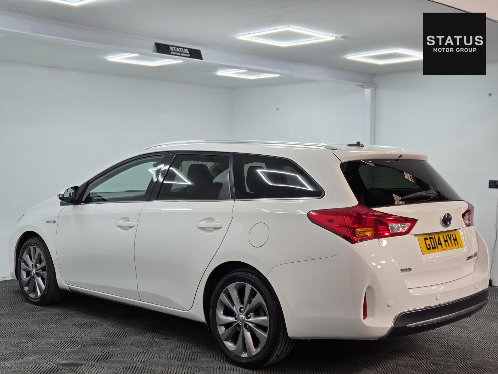 Toyota Auris 1.8 VVT-h Excel Touring Sports 5dr Petrol Hybrid CVT Euro 5 (s/s) (136 ps)
