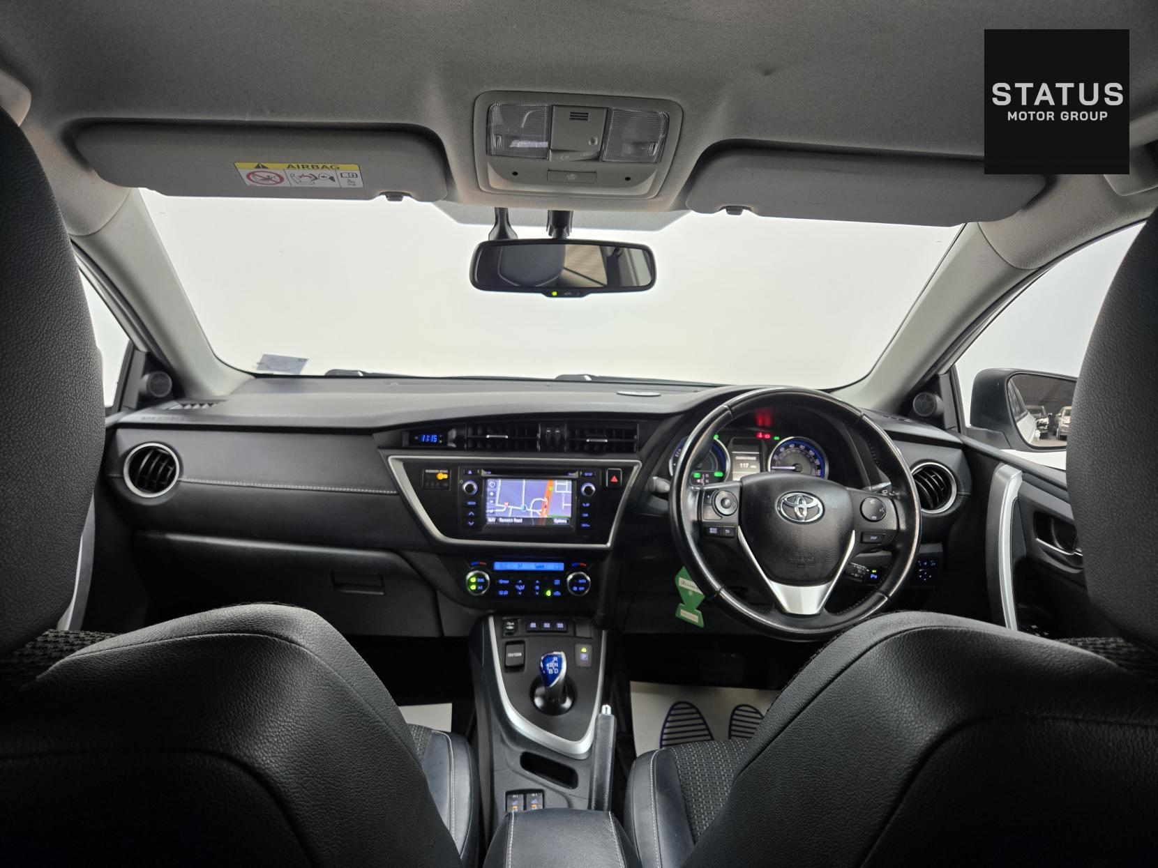 Toyota Auris 1.8 VVT-h Excel Touring Sports 5dr Petrol Hybrid CVT Euro 5 (s/s) (136 ps)