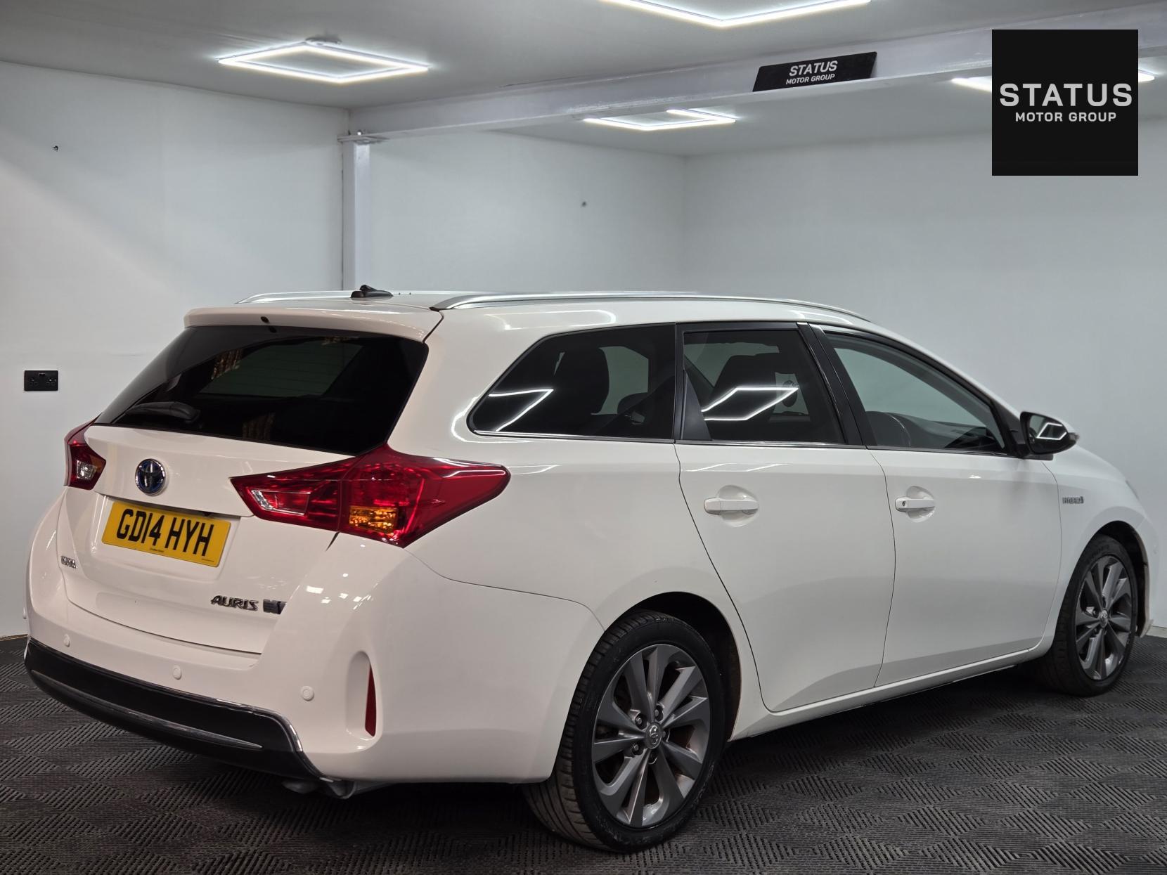 Toyota Auris 1.8 VVT-h Excel Touring Sports 5dr Petrol Hybrid CVT Euro 5 (s/s) (136 ps)