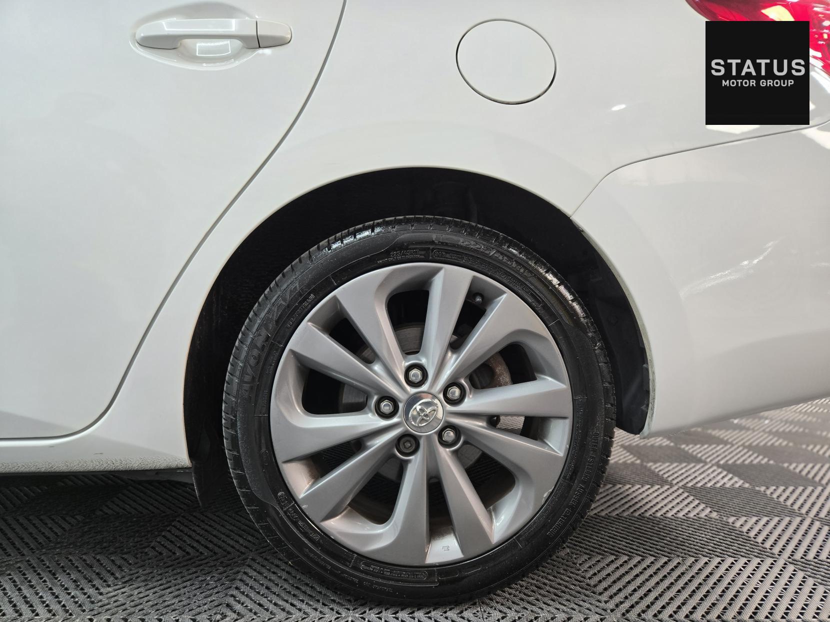 Toyota Auris 1.8 VVT-h Excel Touring Sports 5dr Petrol Hybrid CVT Euro 5 (s/s) (136 ps)