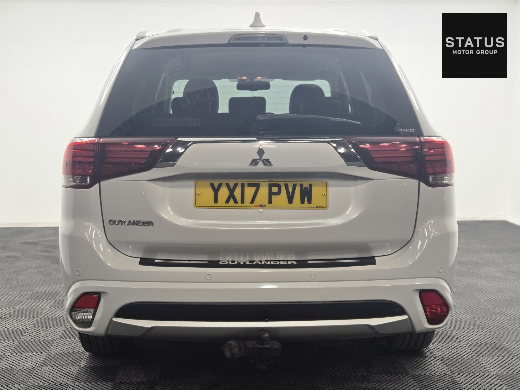 Mitsubishi Outlander 2.0h 12kWh Juro SUV 5dr Petrol Plug-in Hybrid CVT 4WD Euro 6 (s/s) (200 ps)