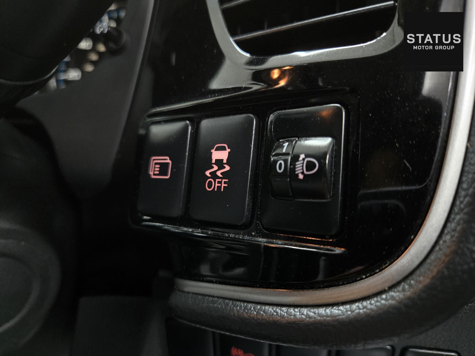 Mitsubishi Outlander 2.0h 12kWh Juro SUV 5dr Petrol Plug-in Hybrid CVT 4WD Euro 6 (s/s) (200 ps)
