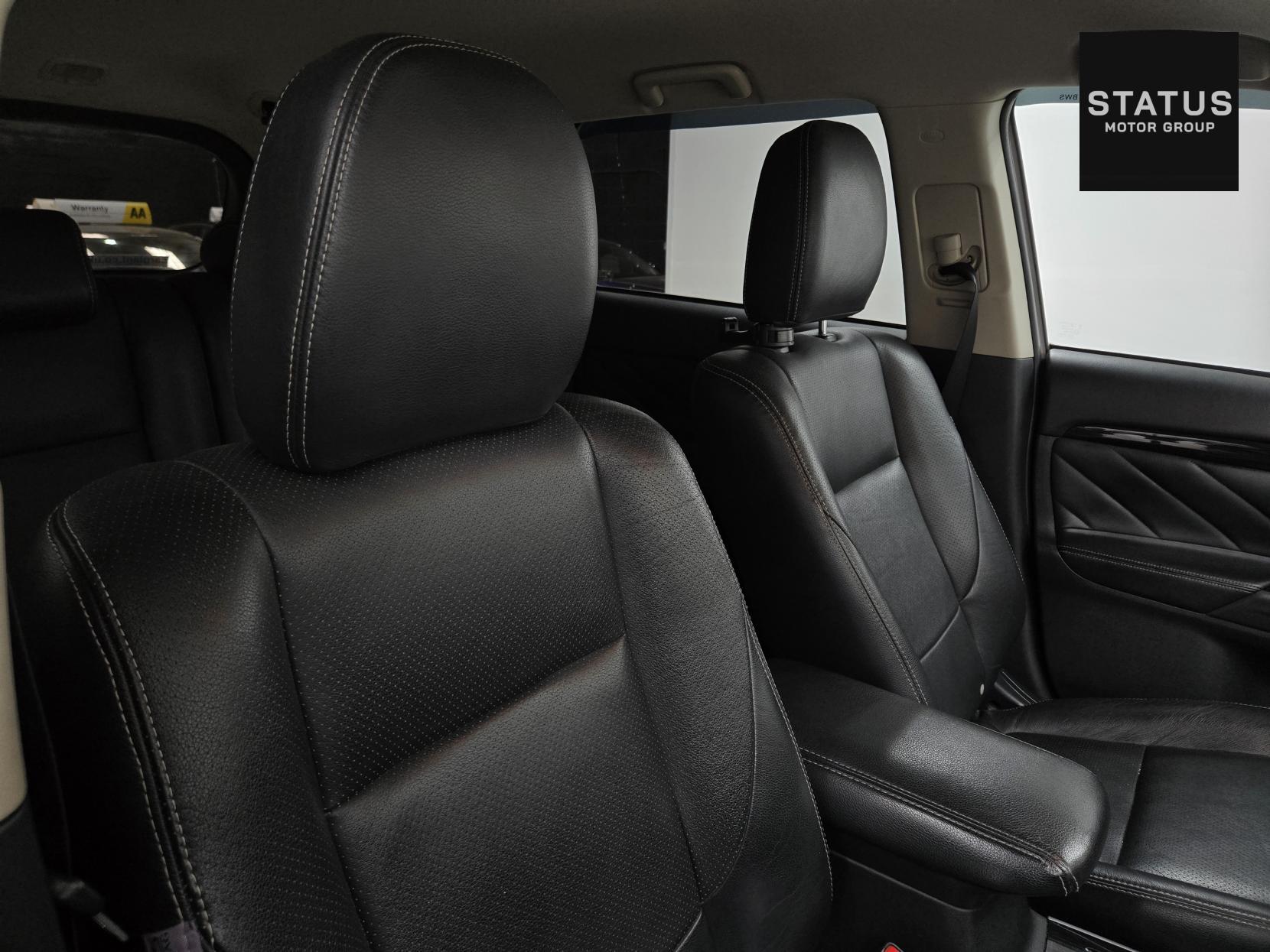 Mitsubishi Outlander 2.0h 12kWh Juro SUV 5dr Petrol Plug-in Hybrid CVT 4WD Euro 6 (s/s) (200 ps)