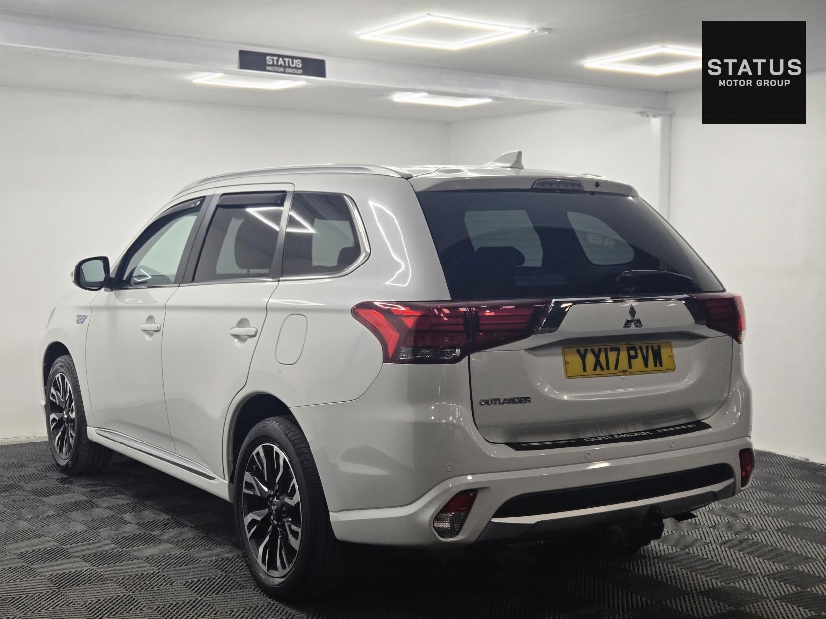 Mitsubishi Outlander 2.0h 12kWh Juro SUV 5dr Petrol Plug-in Hybrid CVT 4WD Euro 6 (s/s) (200 ps)