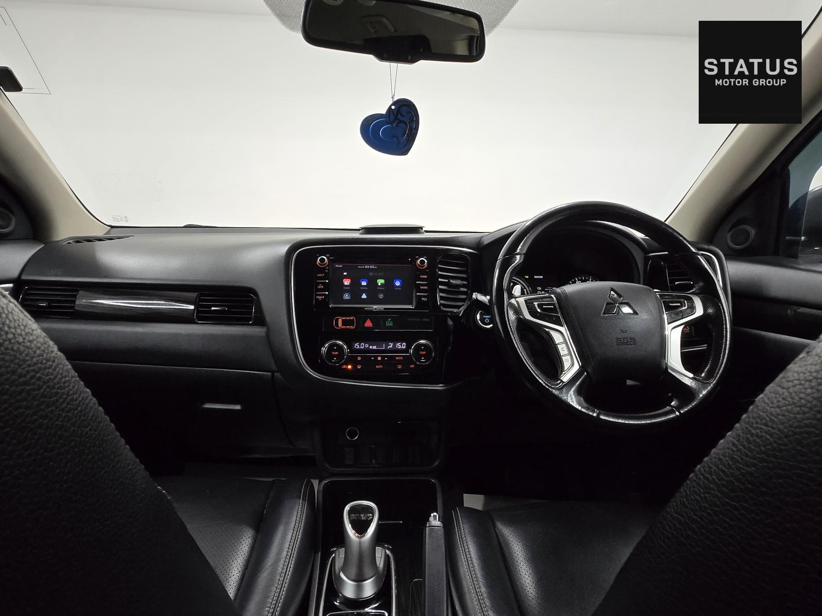 Mitsubishi Outlander 2.0h 12kWh Juro SUV 5dr Petrol Plug-in Hybrid CVT 4WD Euro 6 (s/s) (200 ps)