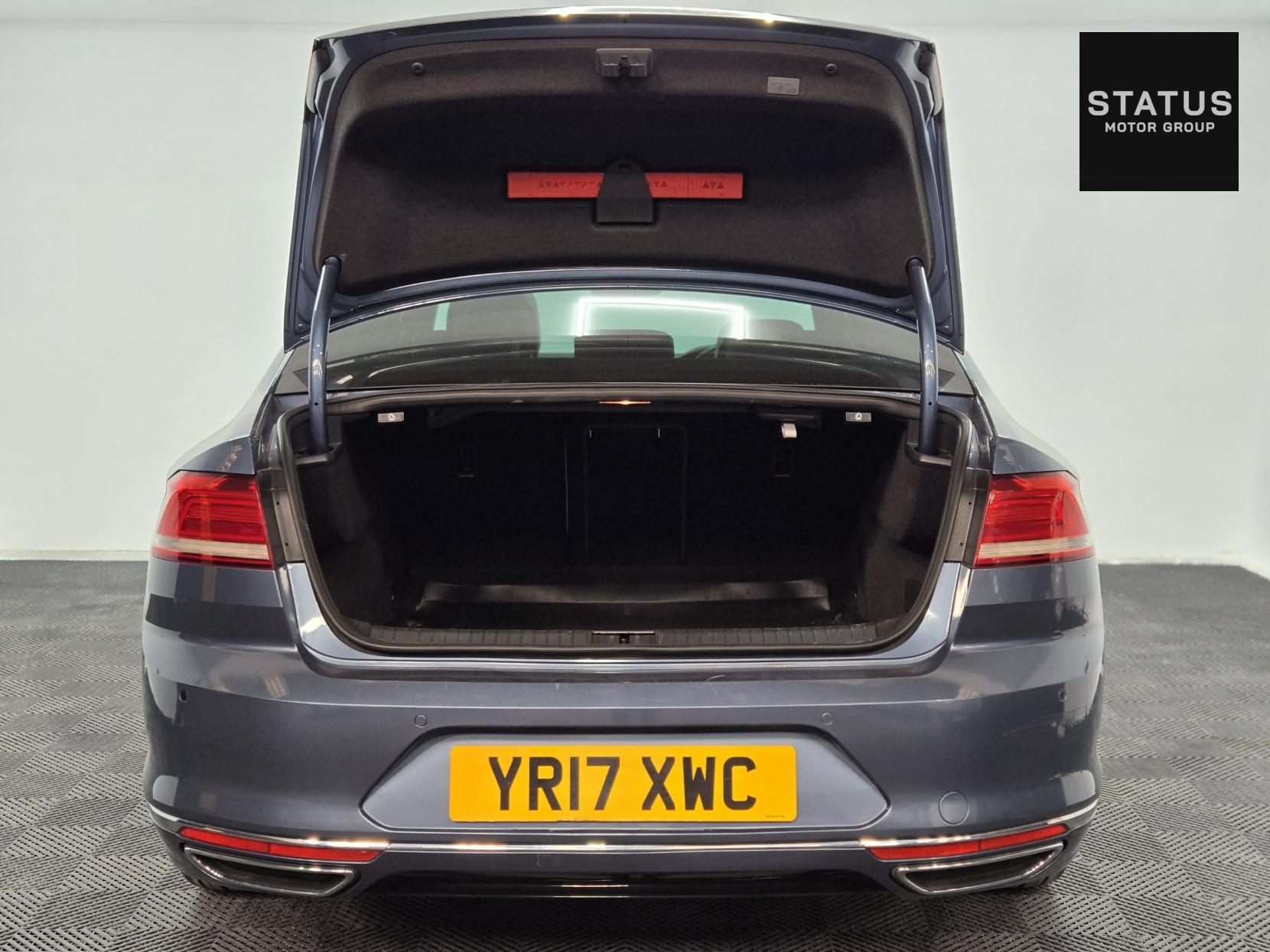 Volkswagen Passat 2.0 TDI BlueMotion Tech R-Line Saloon 4dr Diesel DSG Euro 6 (s/s) (150 ps)