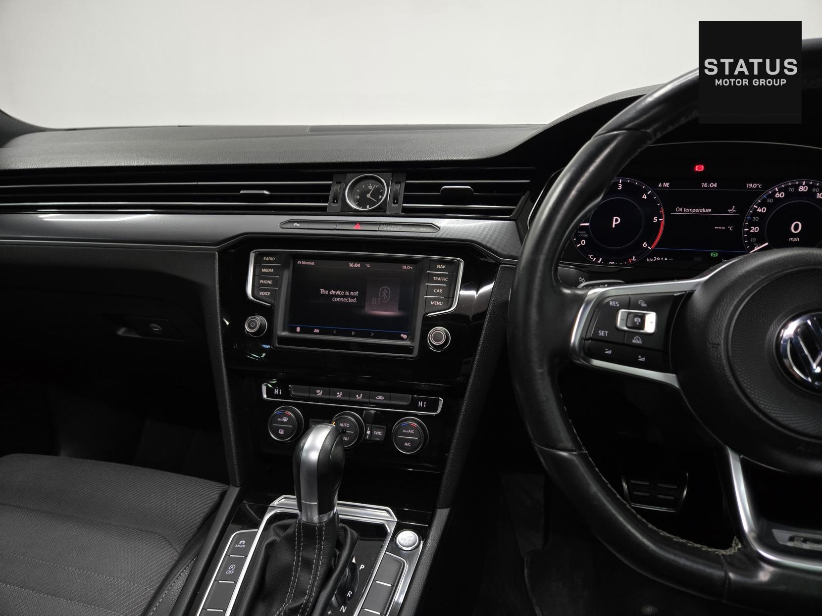 Volkswagen Passat 2.0 TDI BlueMotion Tech R-Line Saloon 4dr Diesel DSG Euro 6 (s/s) (150 ps)