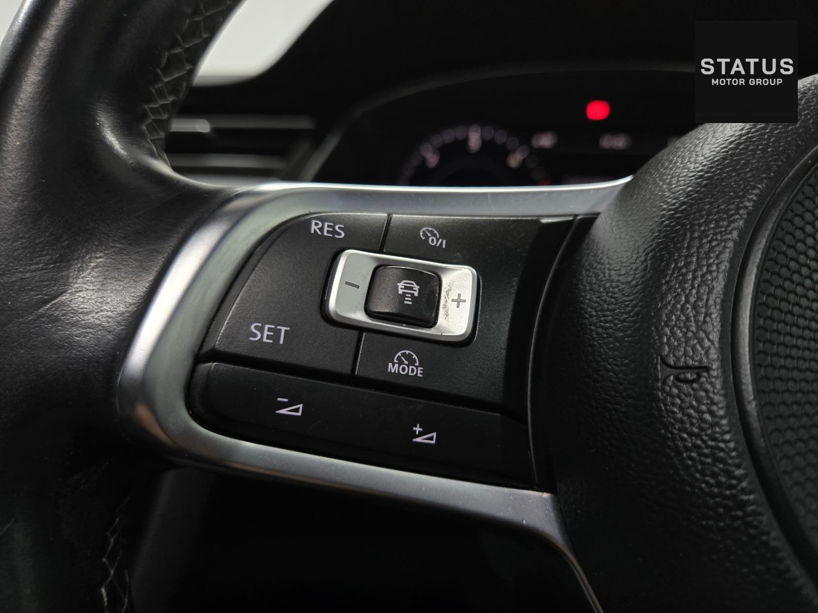 Volkswagen Passat 2.0 TDI BlueMotion Tech R-Line Saloon 4dr Diesel DSG Euro 6 (s/s) (150 ps)