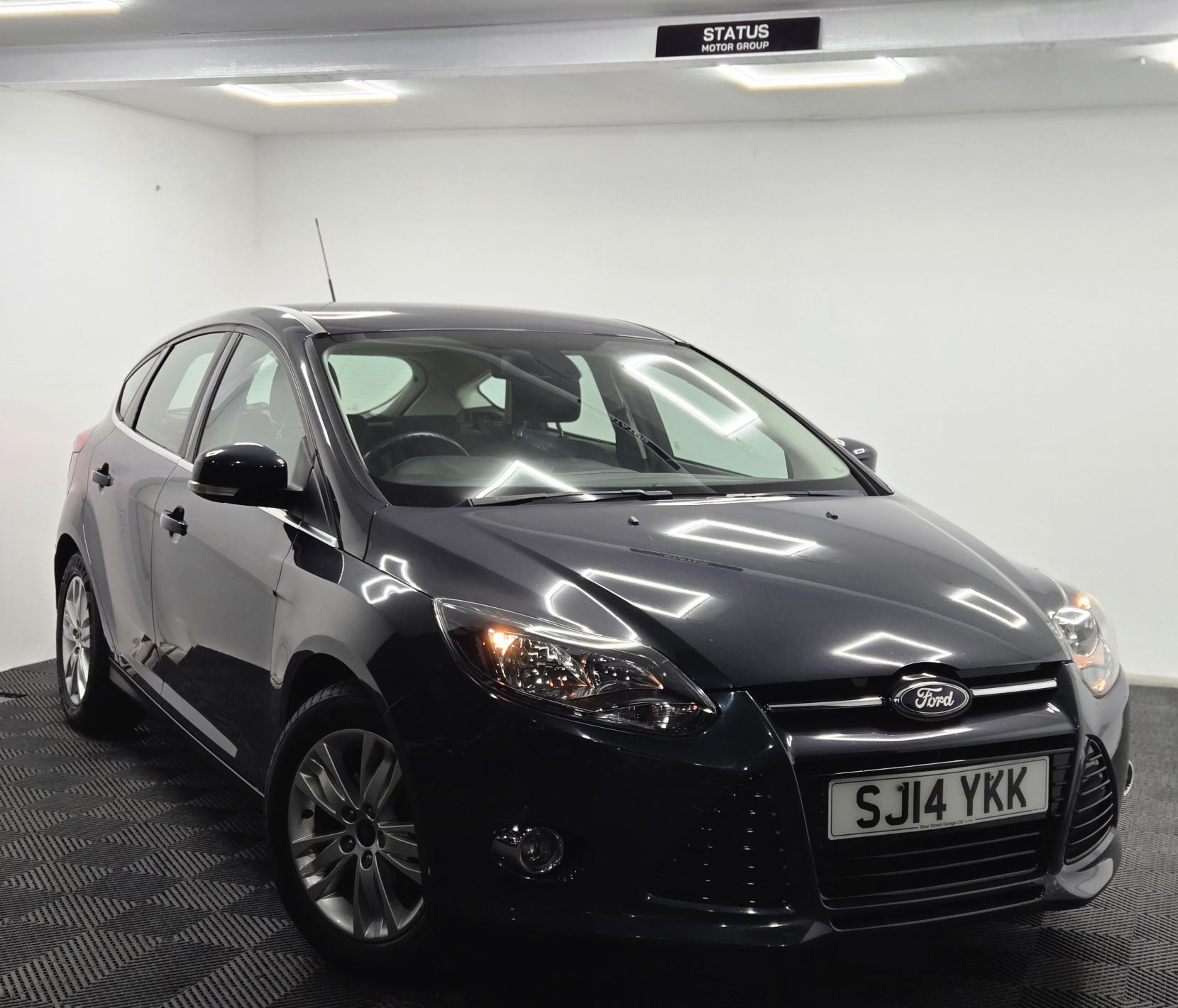 Ford Focus 1.6 Titanium Navigator Hatchback 5dr Petrol Powershift Euro 5 (125 ps)