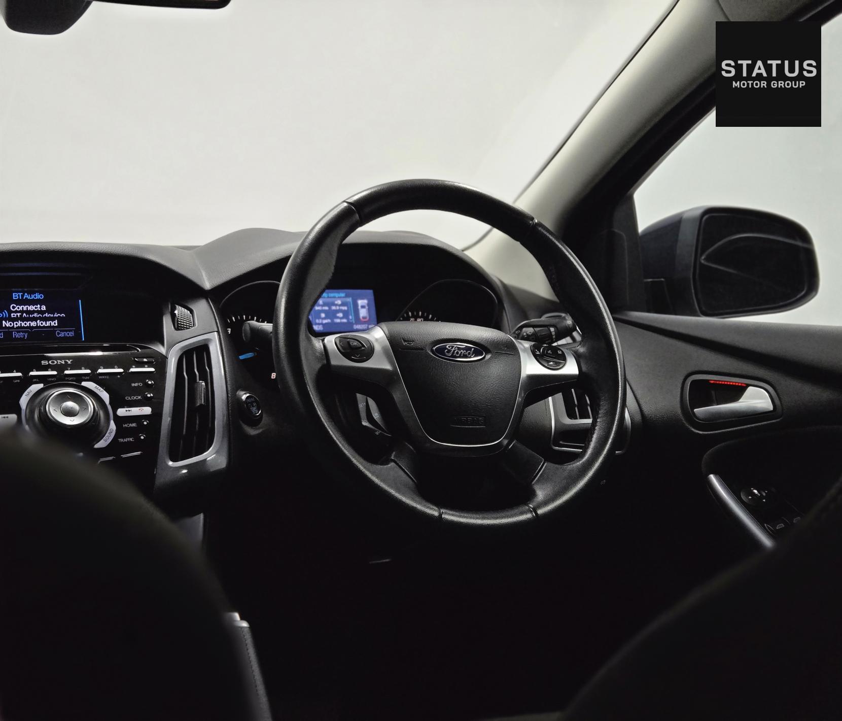 Ford Focus 1.6 Titanium Navigator Hatchback 5dr Petrol Powershift Euro 5 (125 ps)