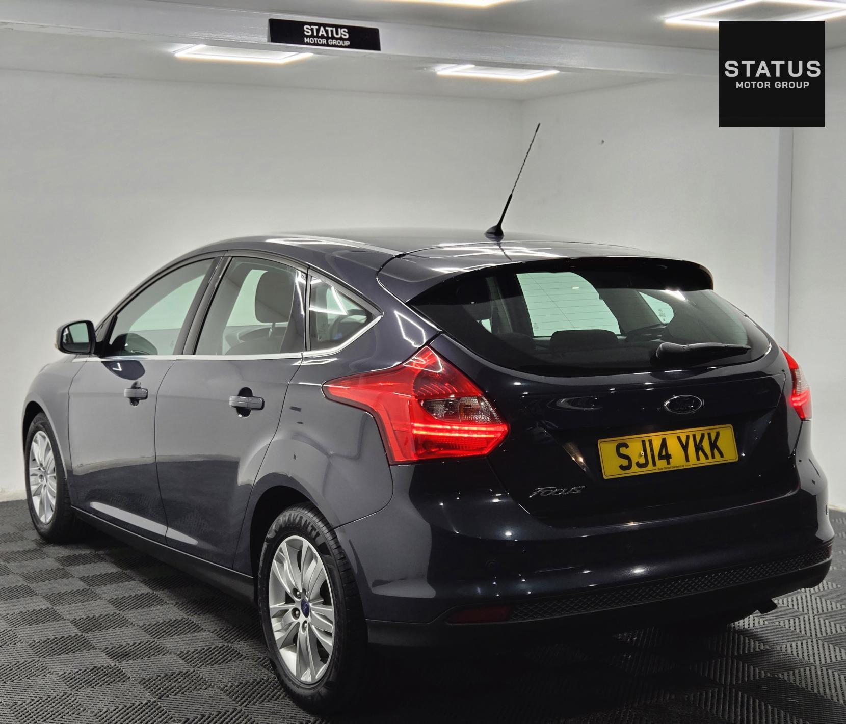 Ford Focus 1.6 Titanium Navigator Hatchback 5dr Petrol Powershift Euro 5 (125 ps)