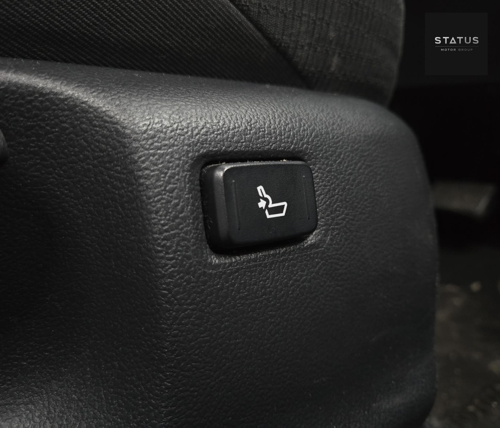 Toyota C-HR 1.8 VVT-h Design SUV 5dr Petrol Hybrid CVT Euro 6 (s/s) (122 ps)